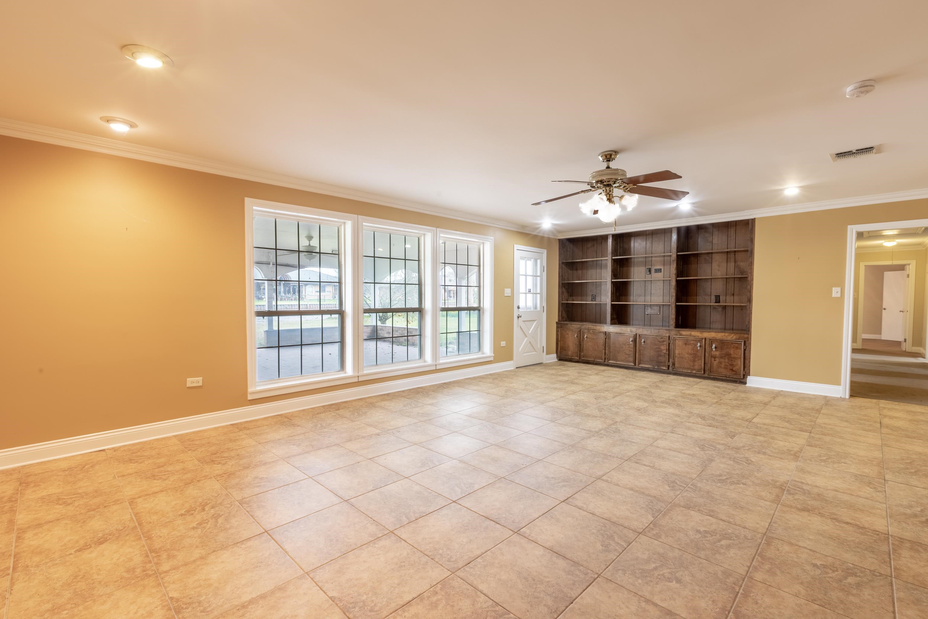 9473 East Main Street, Houma, LA, 70363