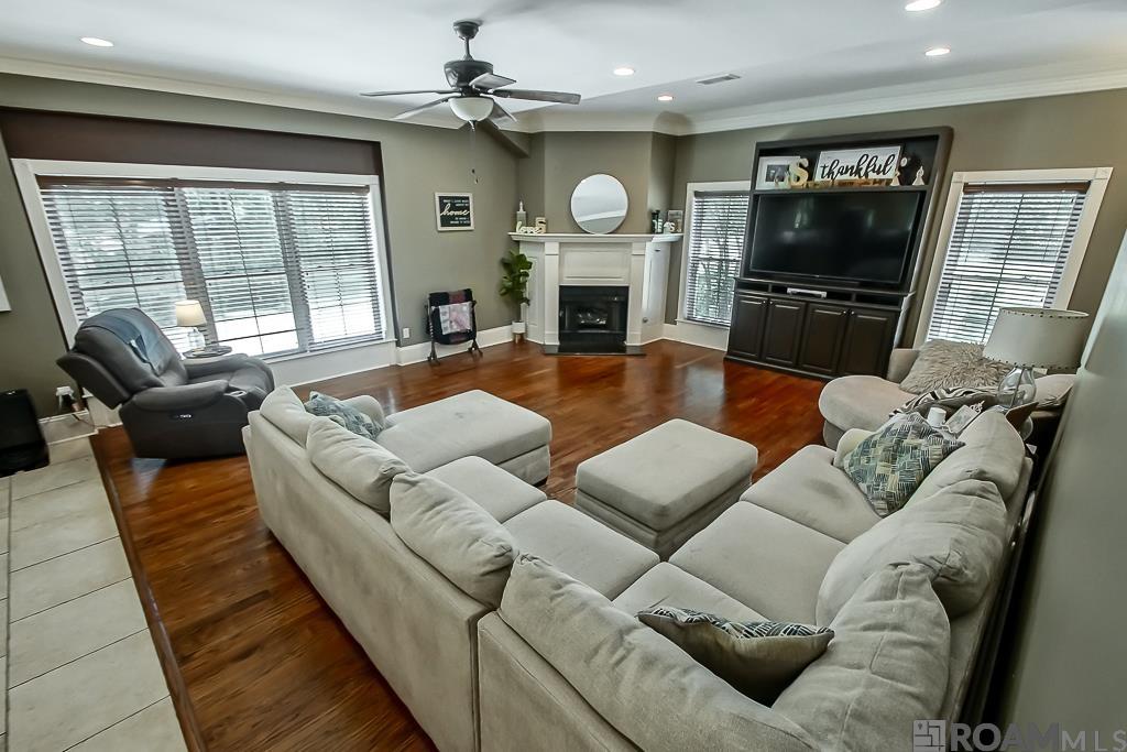 10373 Gurney Rd, Baker, LA, 70714