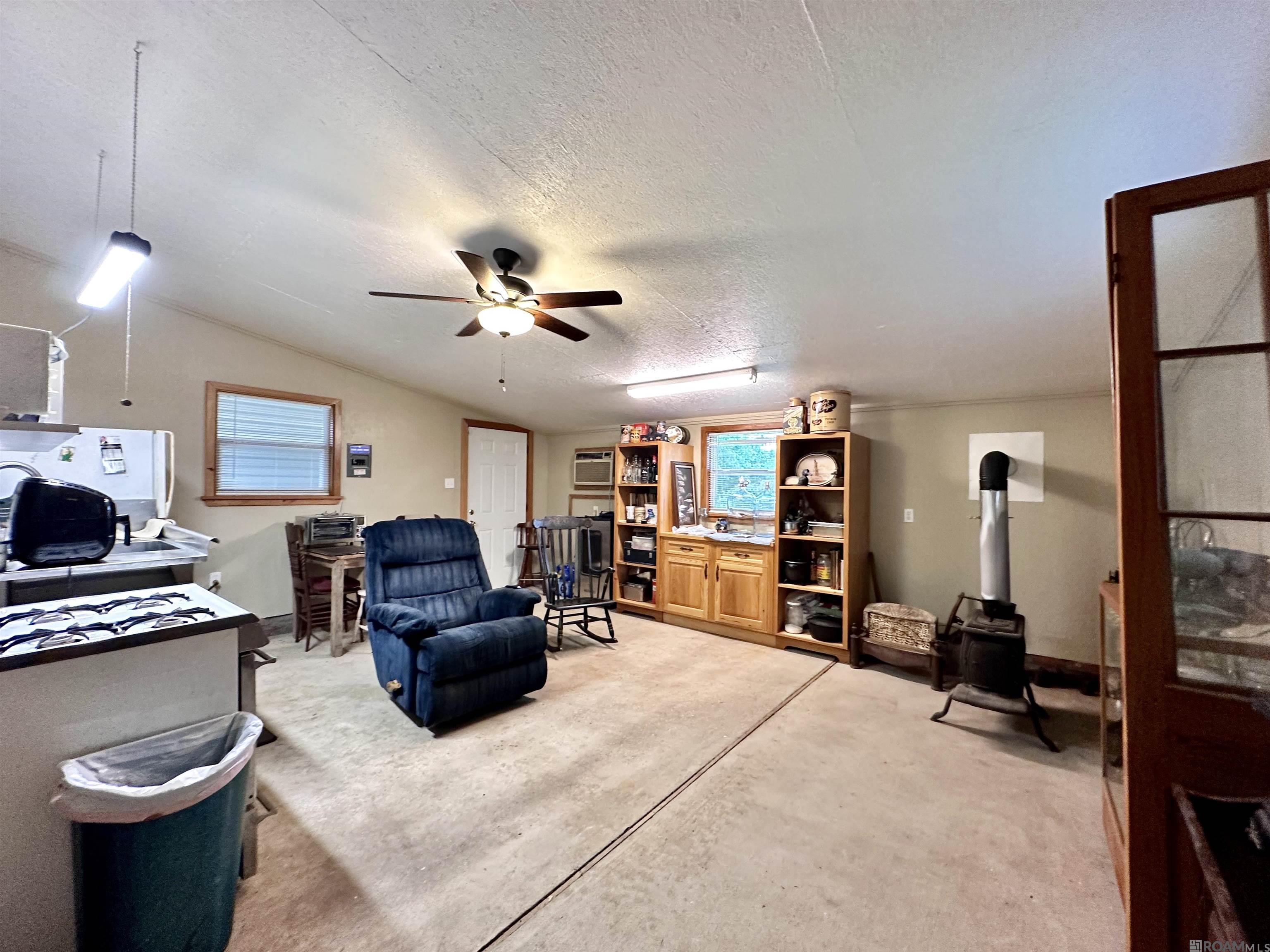 115 Lane B, Laplace, LA, 70068