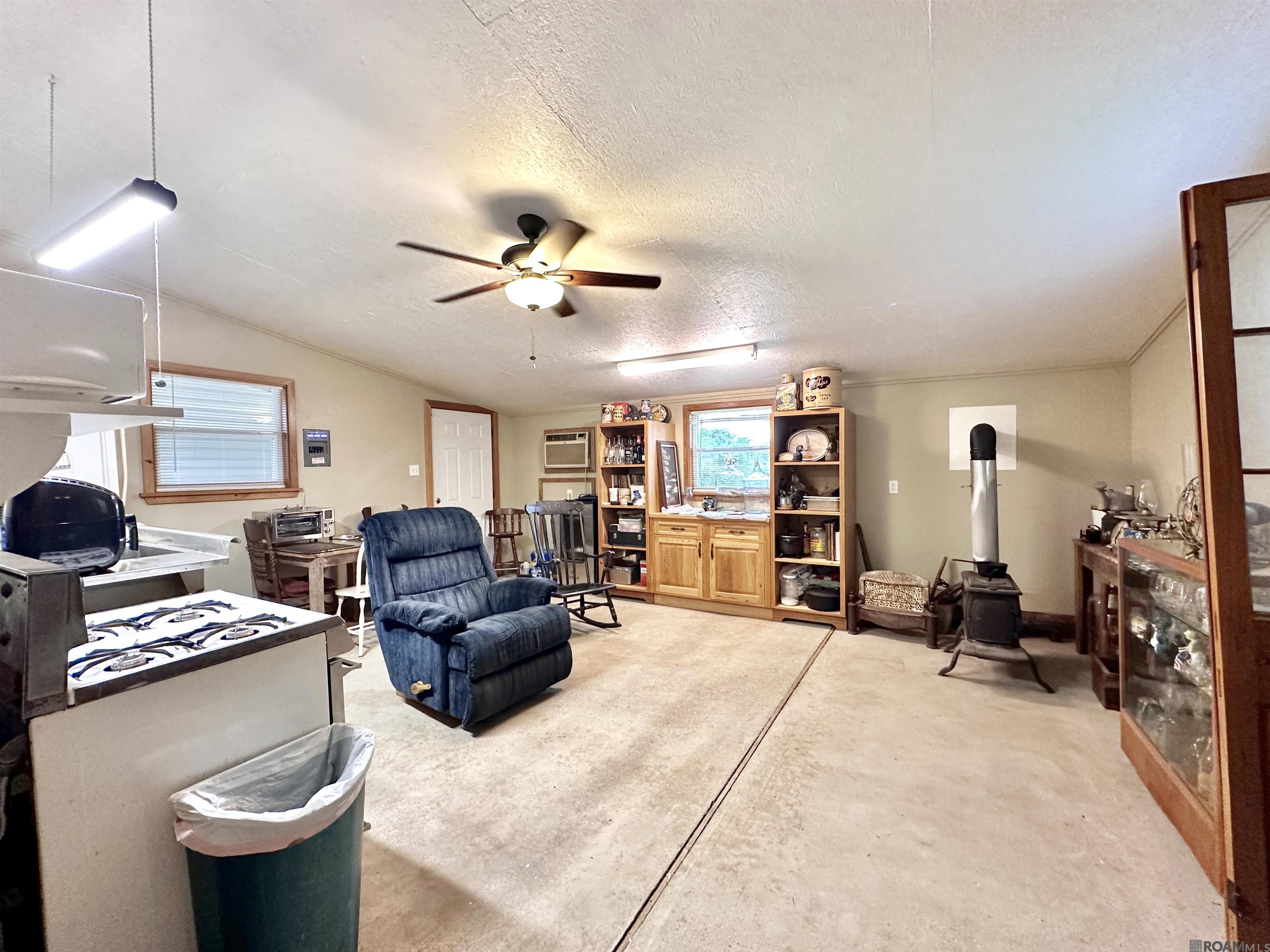 115 Lane B, Laplace, LA, 70068