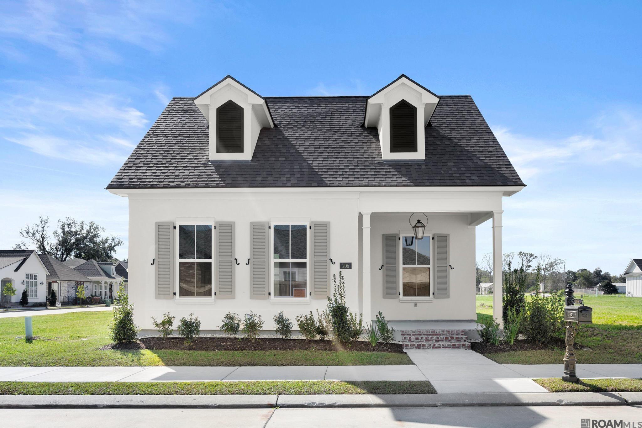 205 Queens Way, Thibodaux, LA, 70301