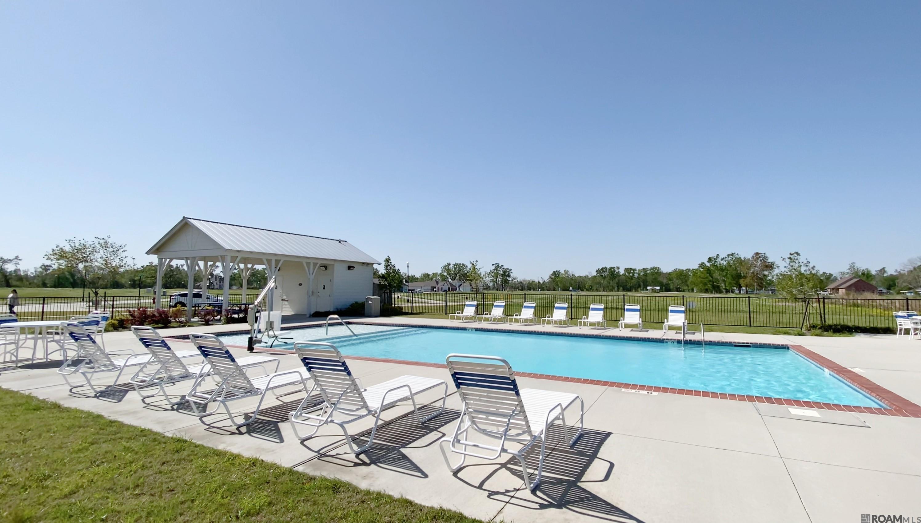 205 Queens Way, Thibodaux, LA, 70301