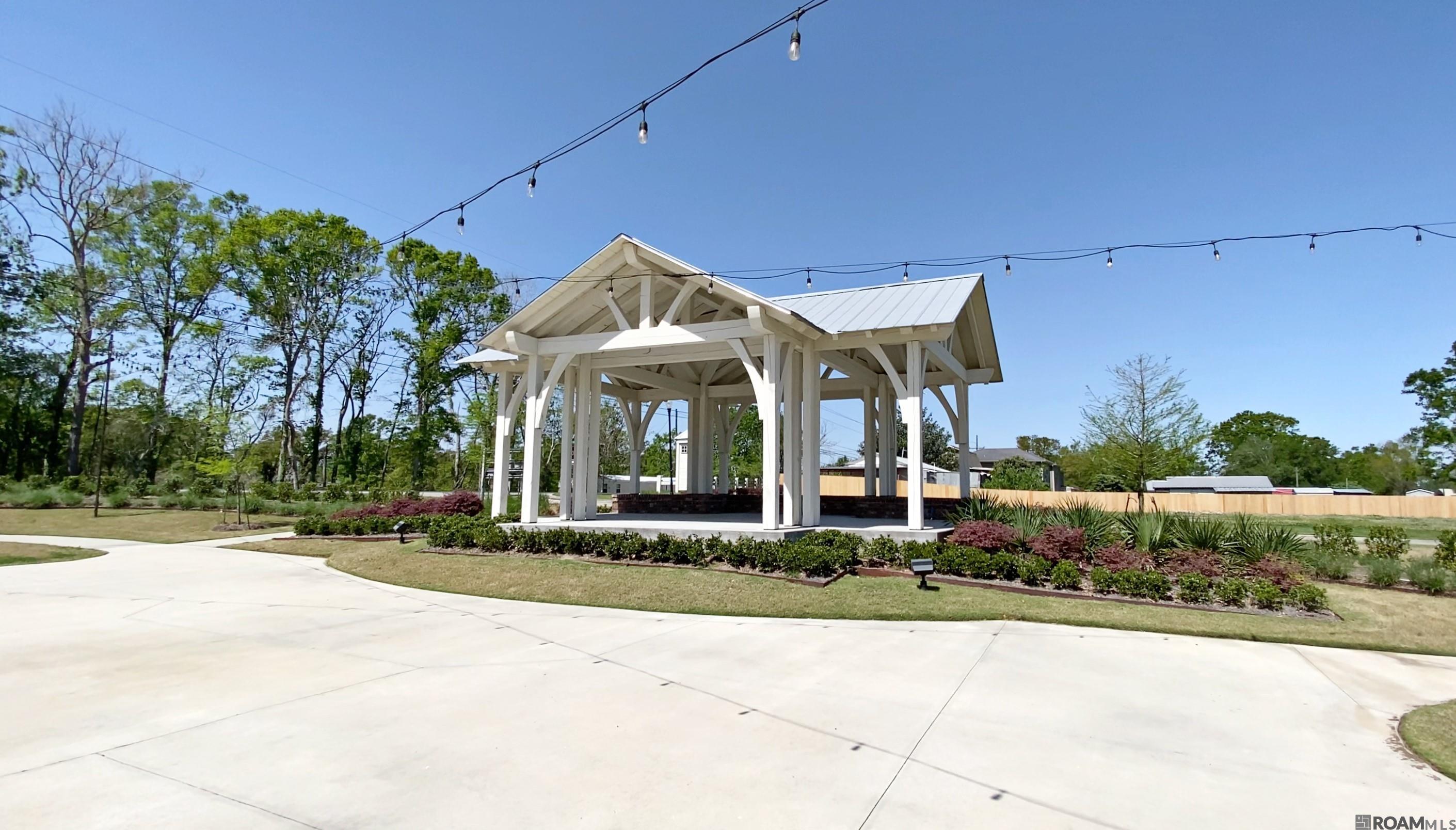 205 Queens Way, Thibodaux, LA, 70301