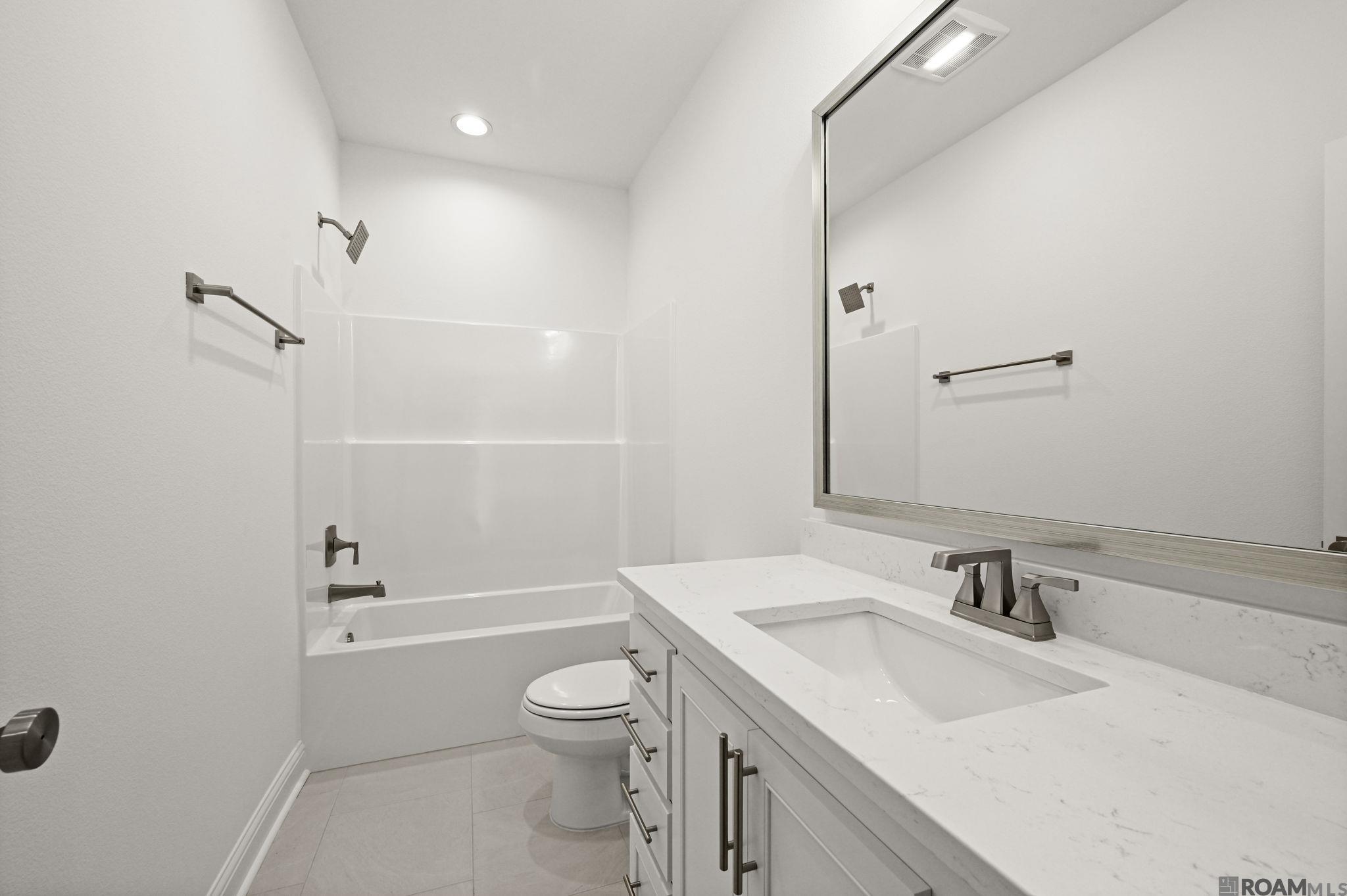 13276 Belle Reine Dr, Geismar, LA, 70734