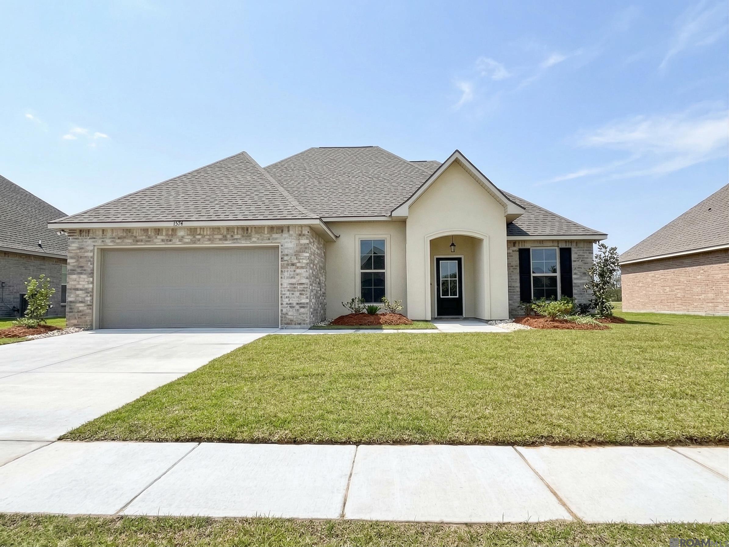 819 Ave F, Port Allen, LA, 70767