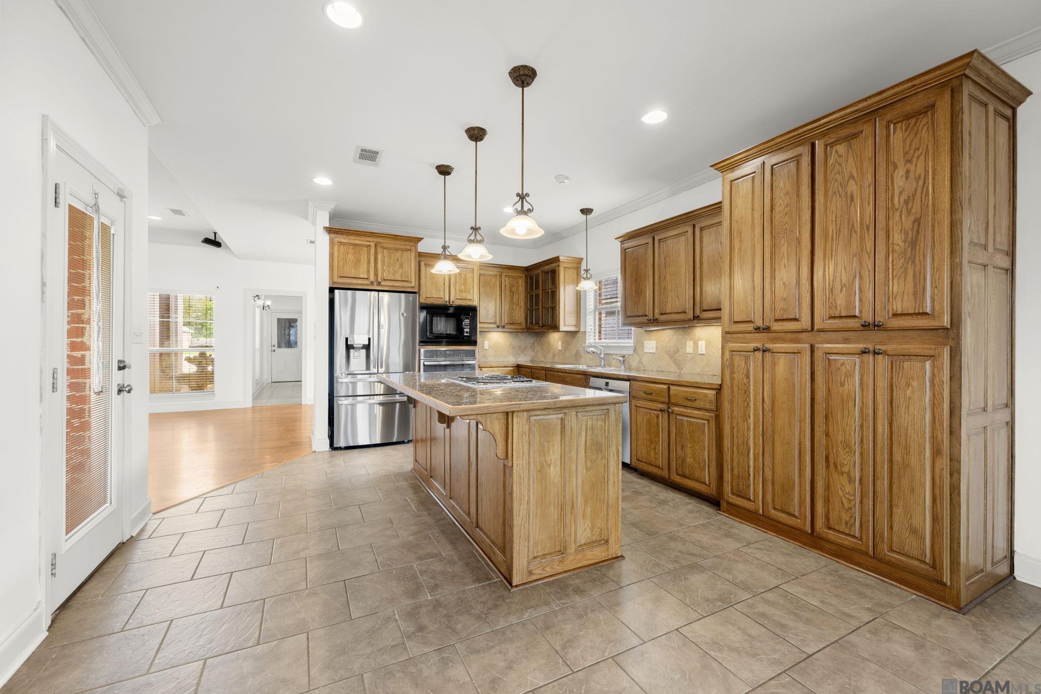 32819 Fox Run Dr, Walker, LA, 70785