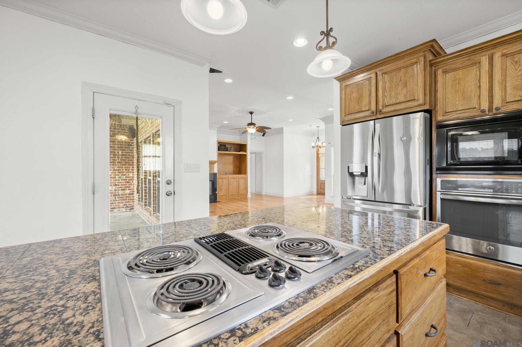 32819 Fox Run Dr, Walker, LA, 70785