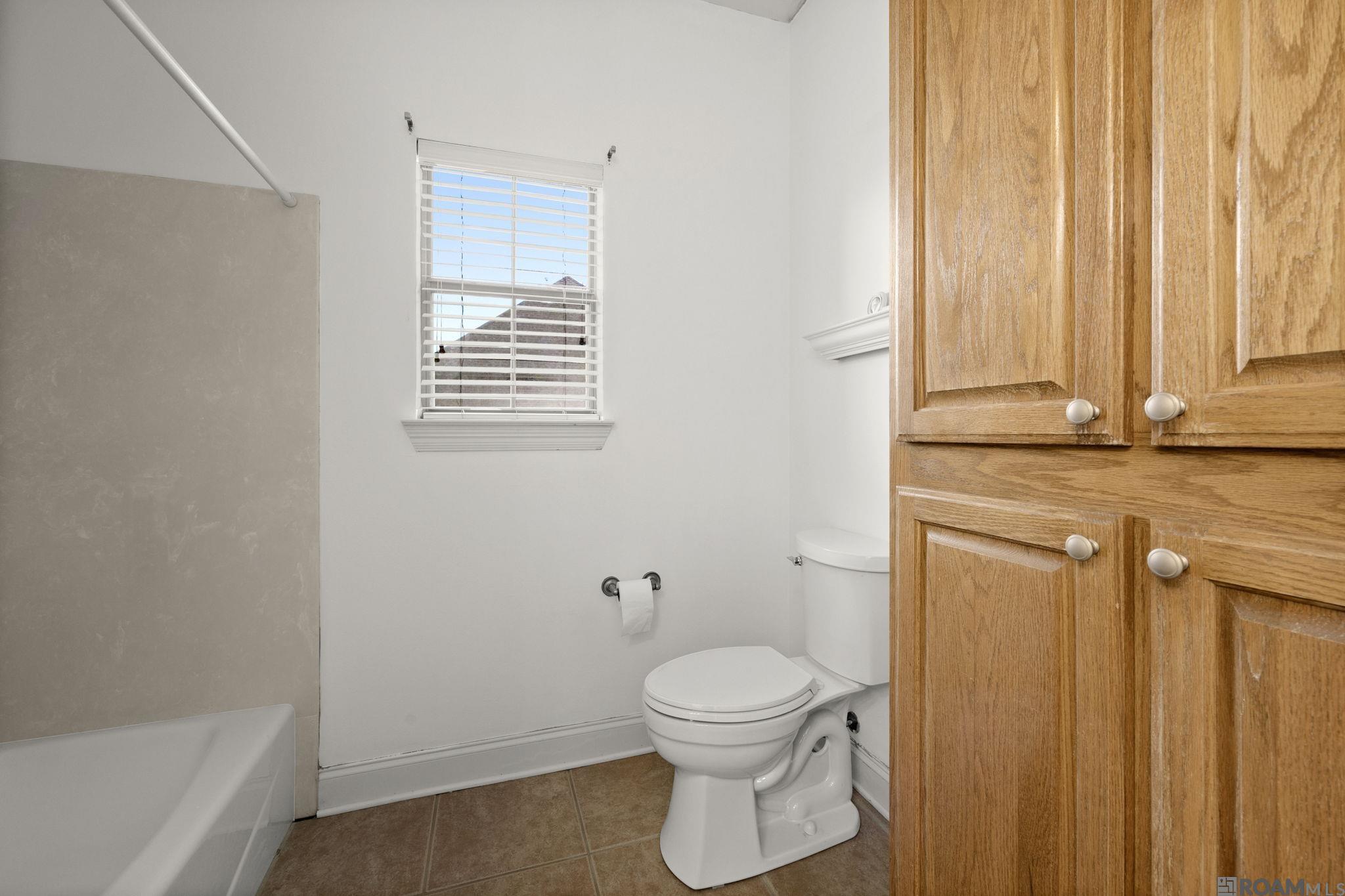 32819 Fox Run Dr, Walker, LA, 70785