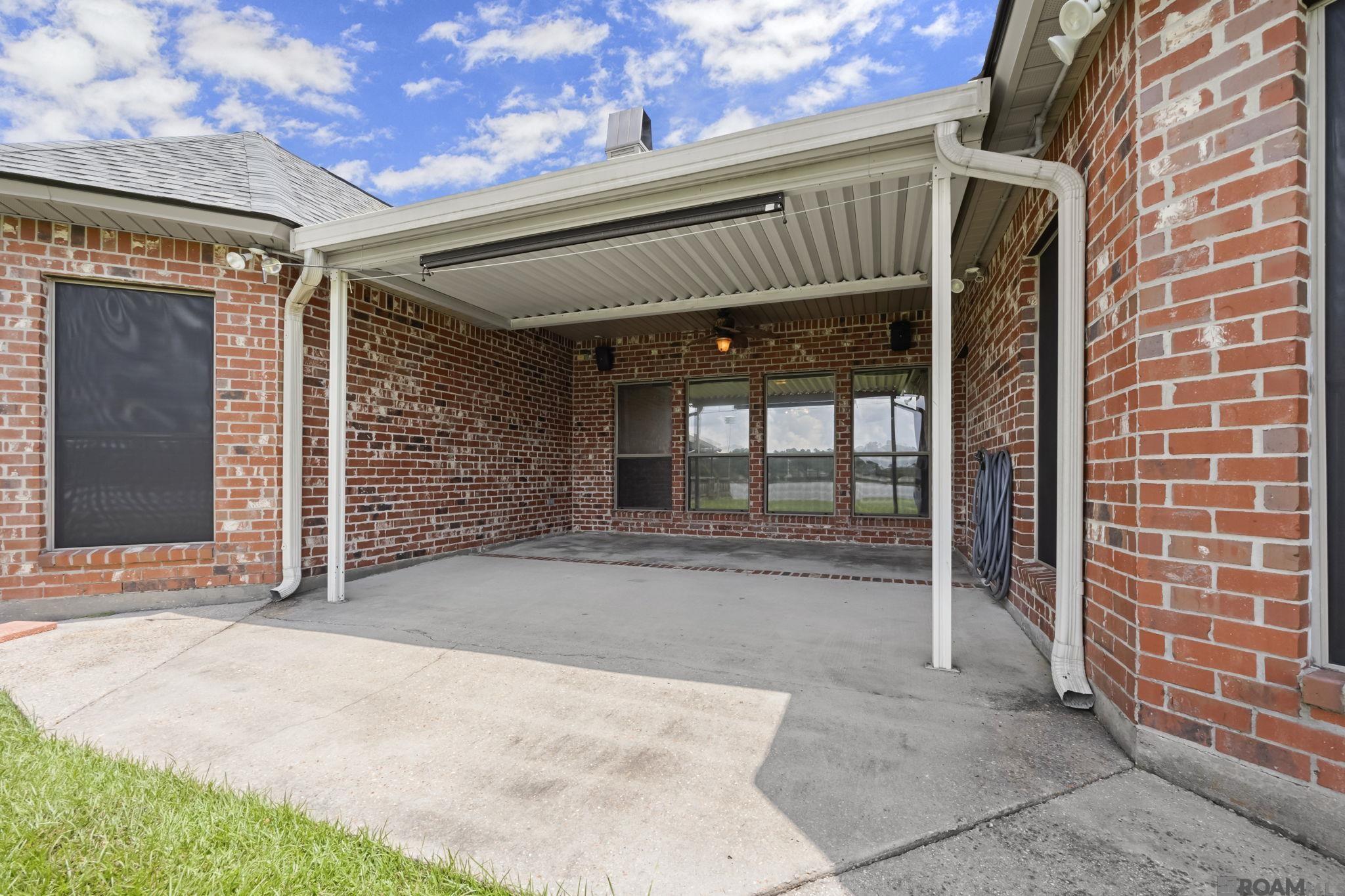 32819 Fox Run Dr, Walker, LA, 70785