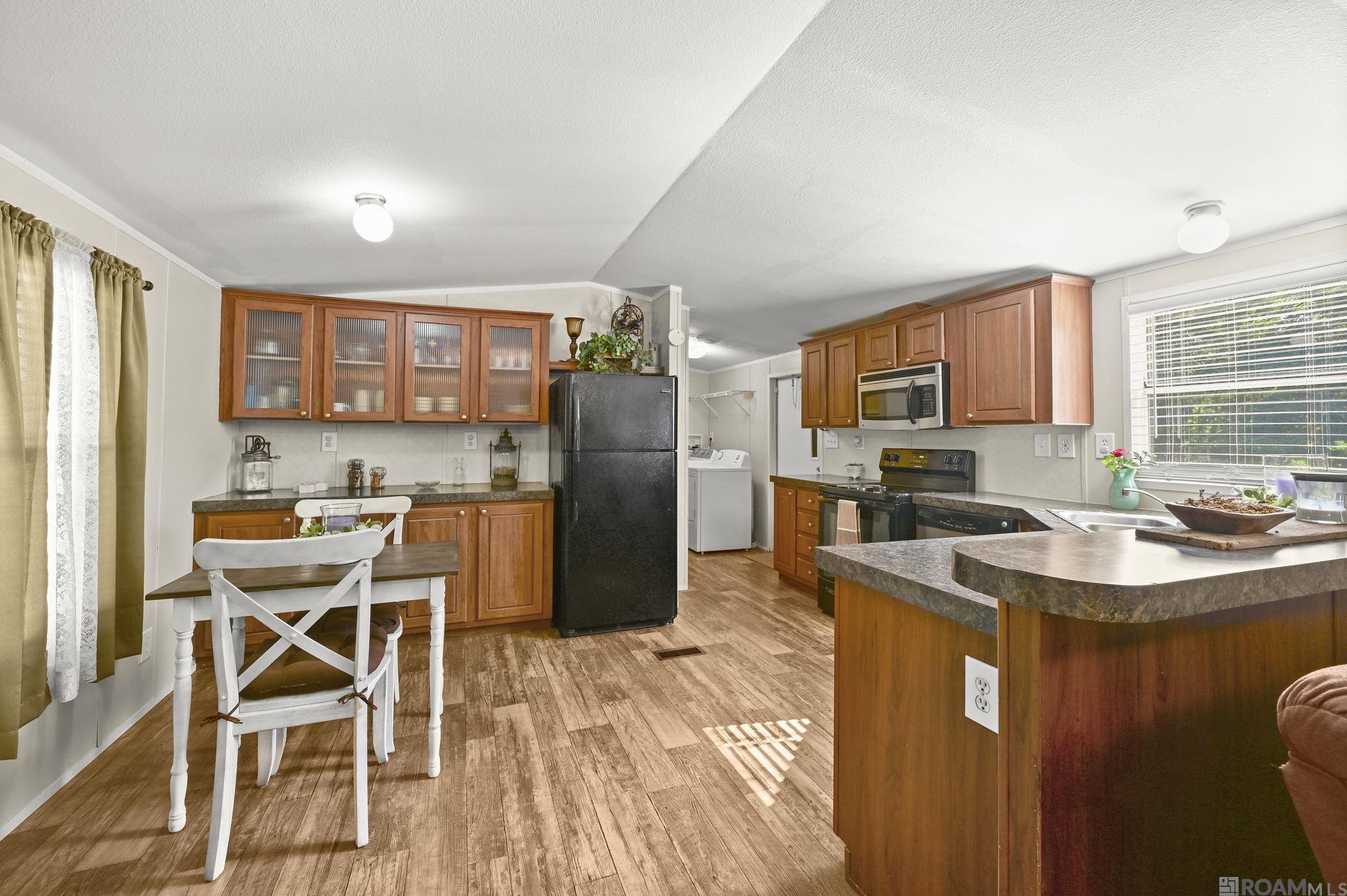 15324 E Beaver  Dr, Pride, LA, 70770