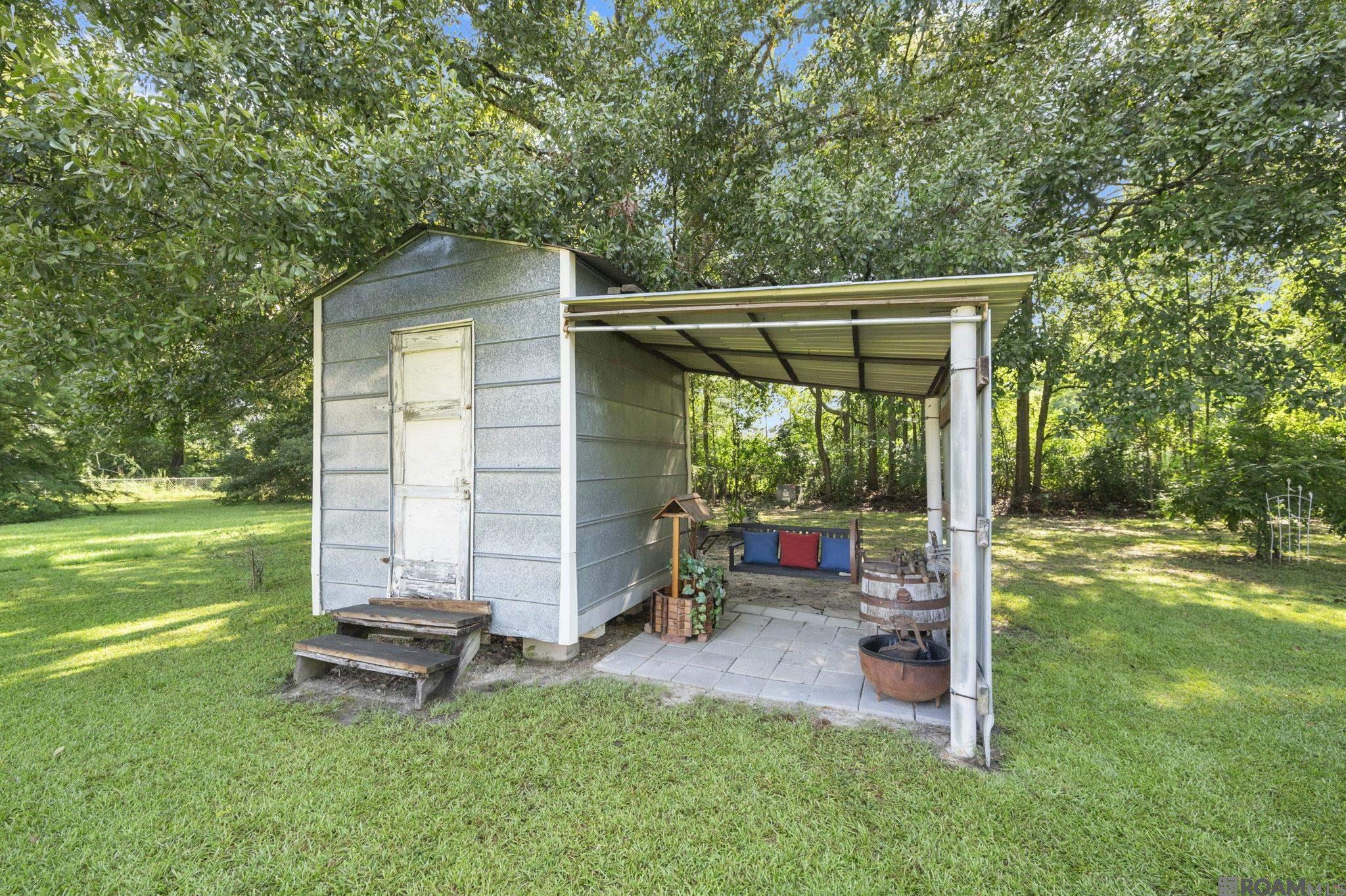 15324 E Beaver  Dr, Pride, LA, 70770