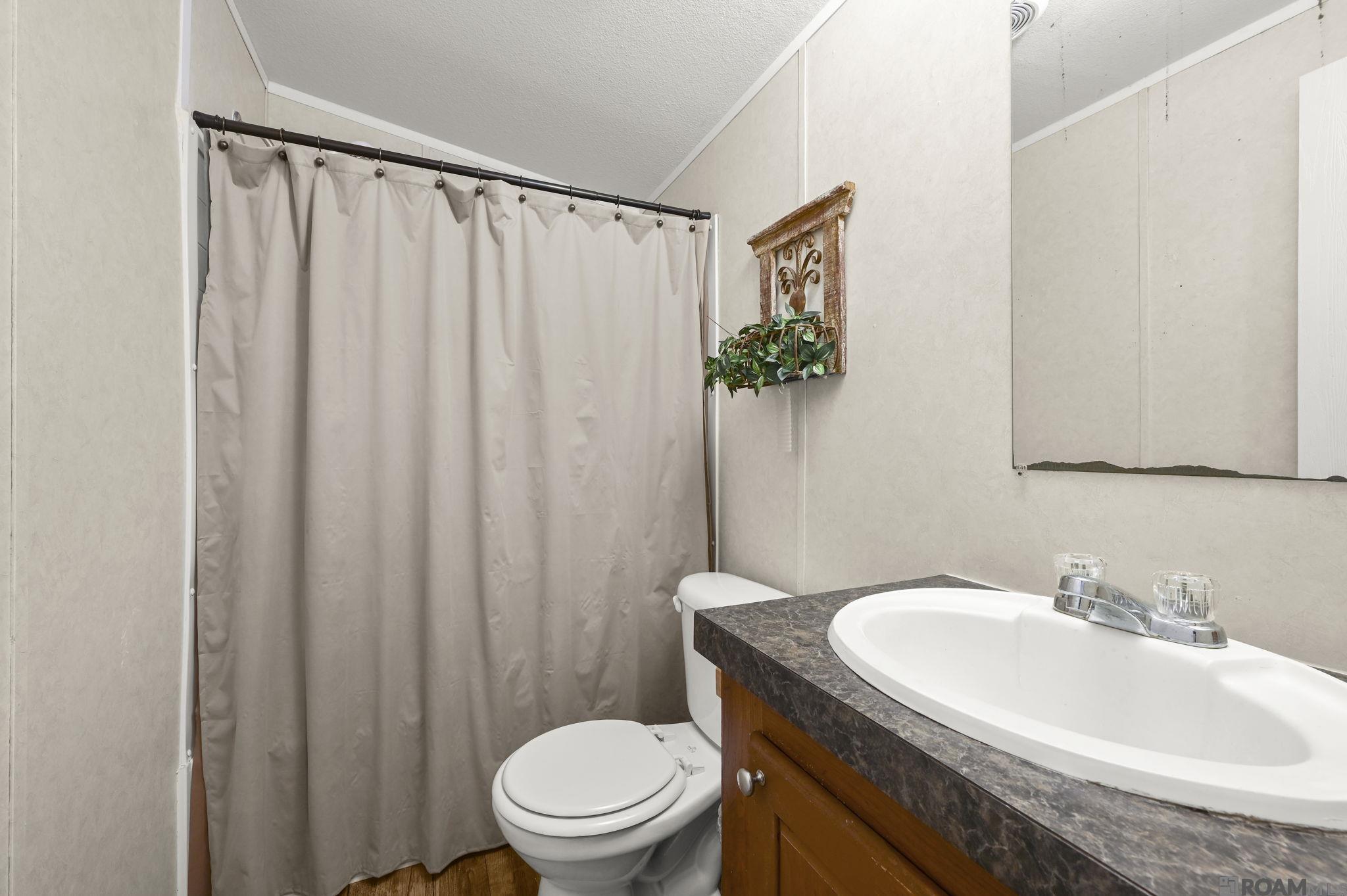 15324 E Beaver  Dr, Pride, LA, 70770