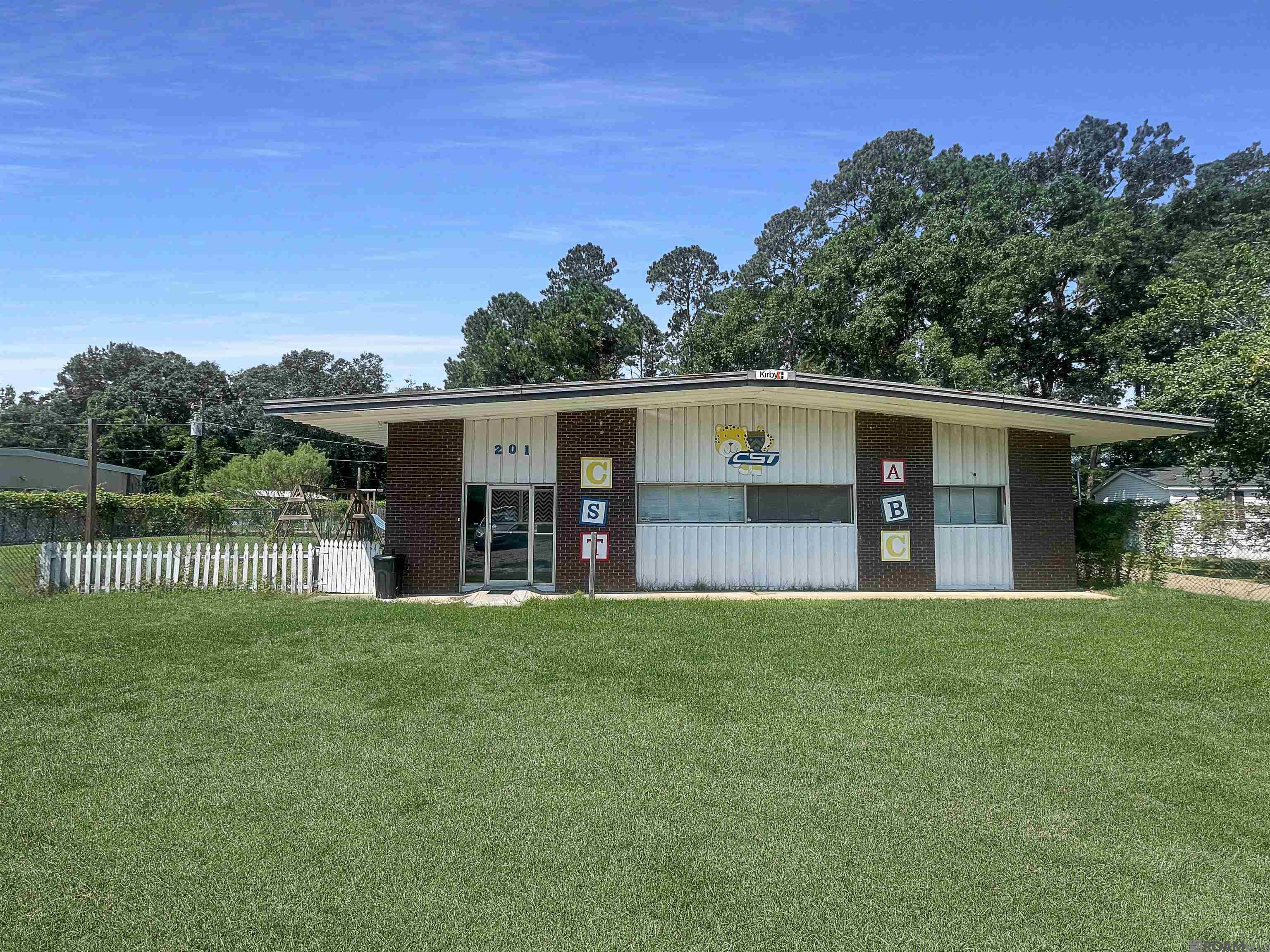 978 Saint Charles St, Thibodaux, LA, 70301