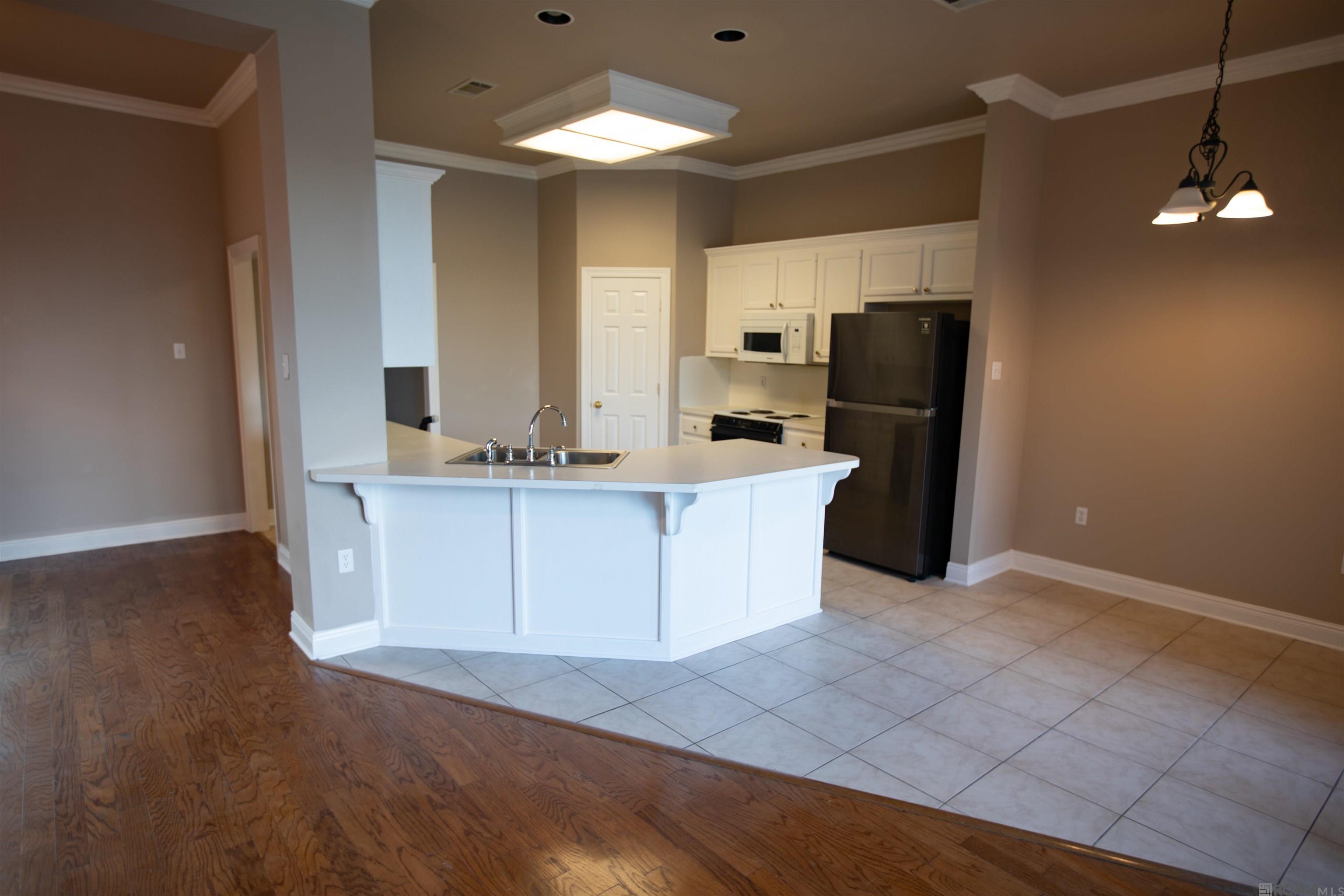 1335 Springlake Dr, Baton Rouge, LA, 70810