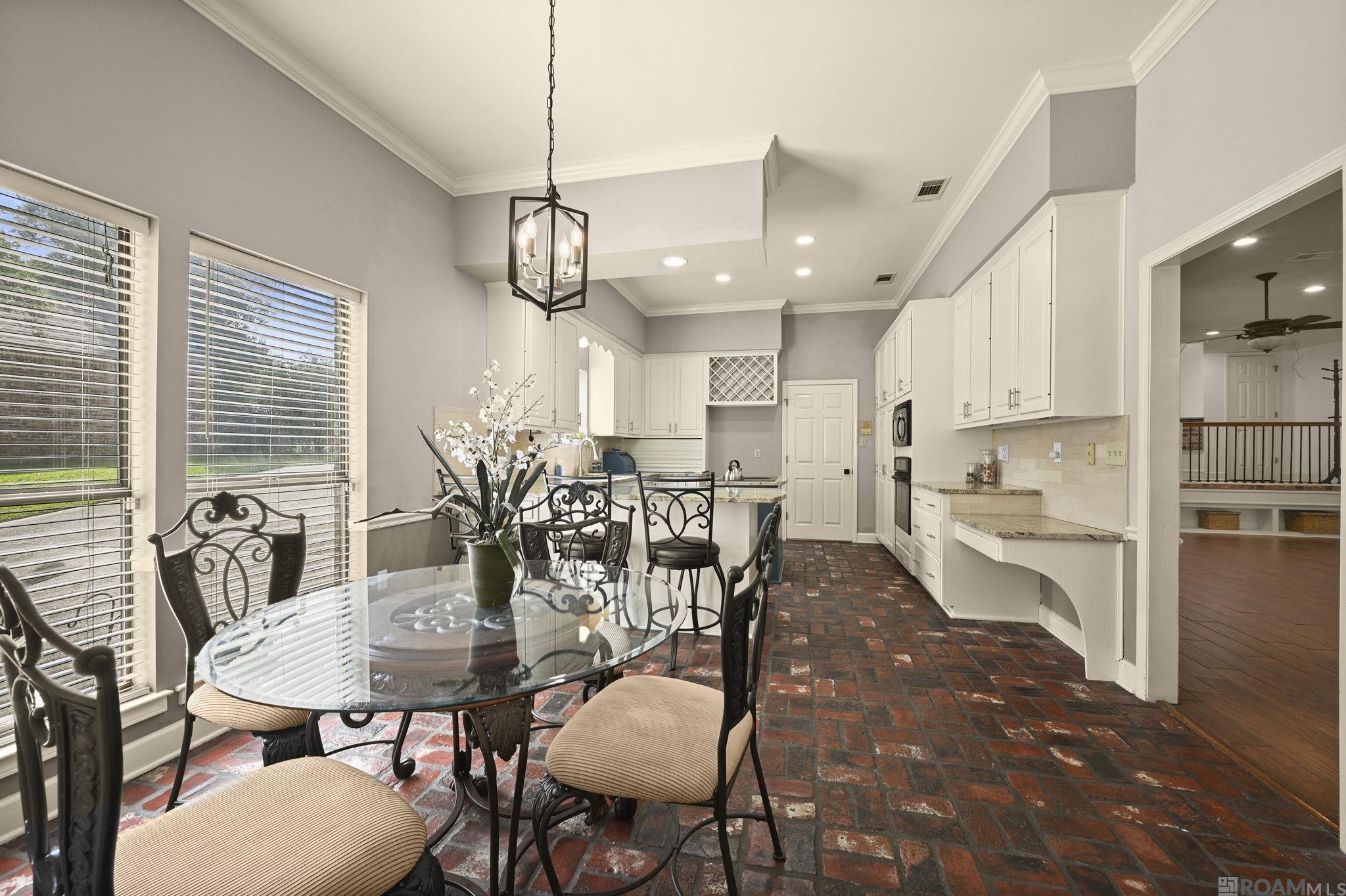 366 Shady Lake Pkwy, Baton Rouge, LA, 70810