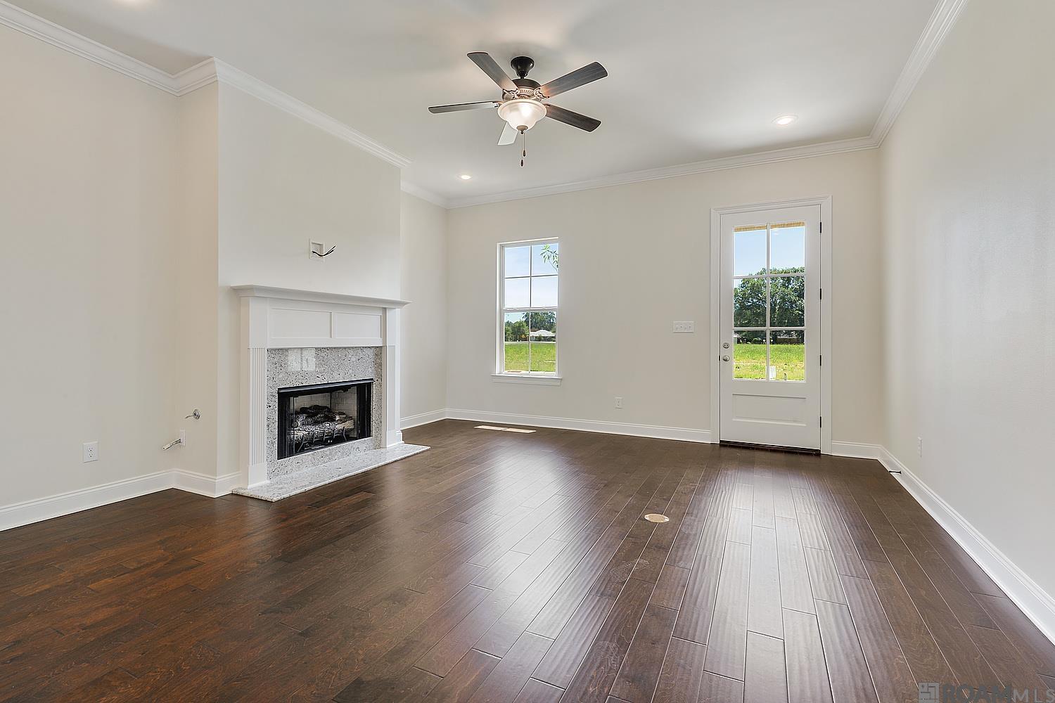 10435 Highpoint Dr, Denham Springs, LA, 70706