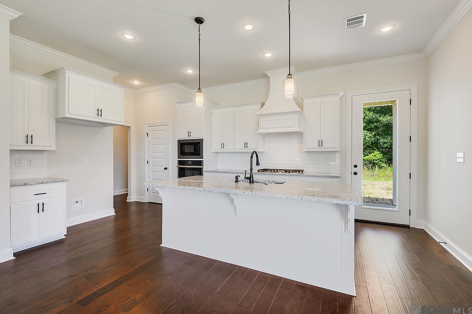 10435 Highpoint Dr, Denham Springs, LA, 70706