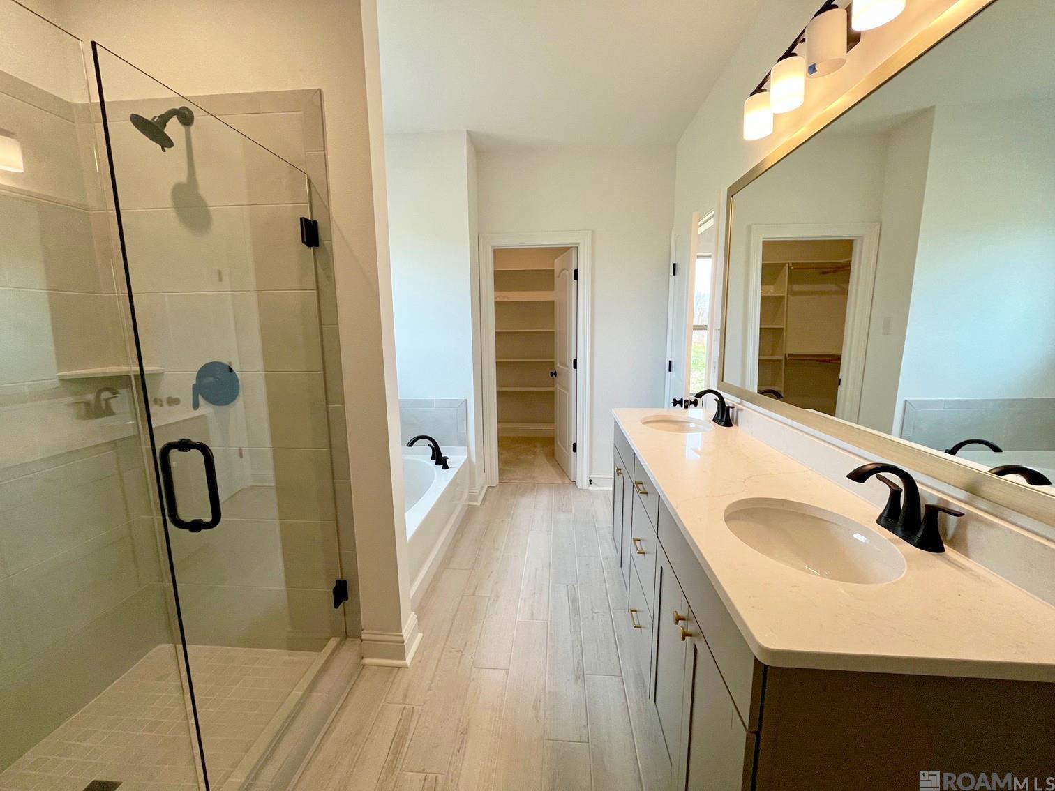 1288 Lakehaven Dr, Gonzales, LA, 70737