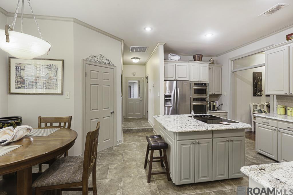 5741 Lake Shadow Dr, Baton Rouge, LA, 70817