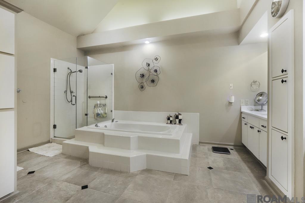 5741 Lake Shadow Dr, Baton Rouge, LA, 70817