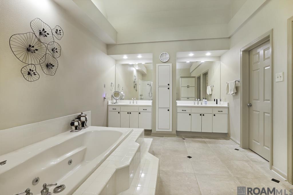 5741 Lake Shadow Dr, Baton Rouge, LA, 70817