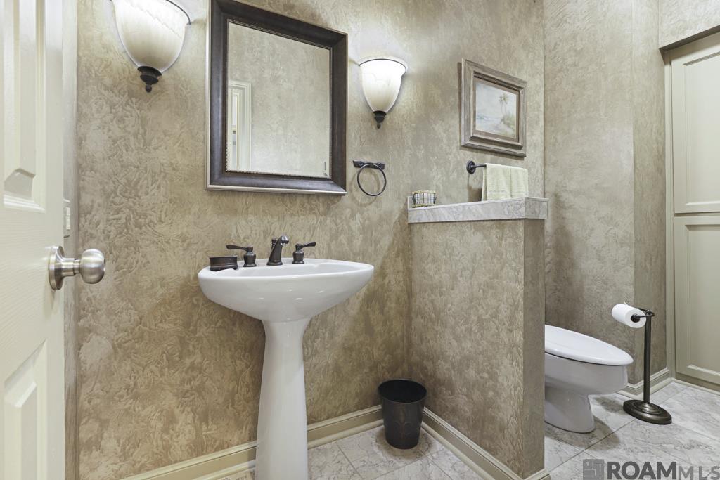 5741 Lake Shadow Dr, Baton Rouge, LA, 70817