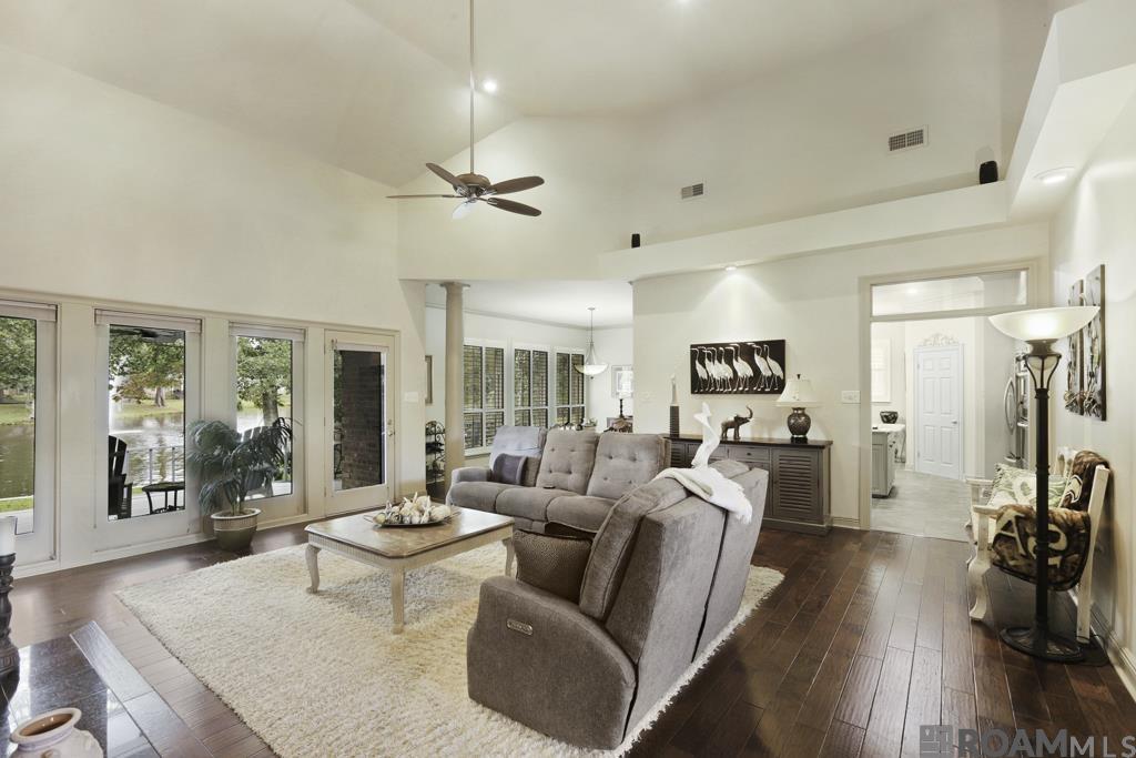 5741 Lake Shadow Dr, Baton Rouge, LA, 70817
