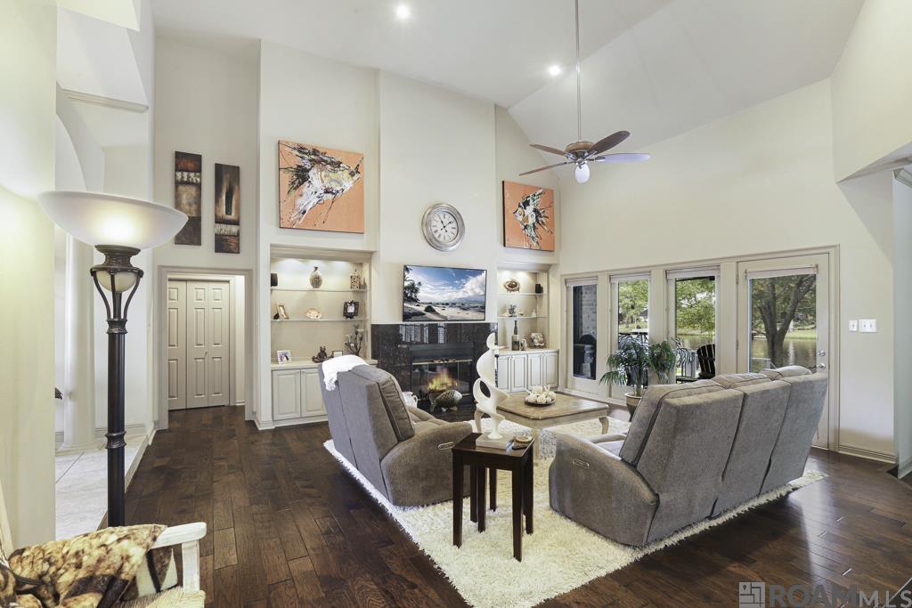 5741 Lake Shadow Dr, Baton Rouge, LA, 70817