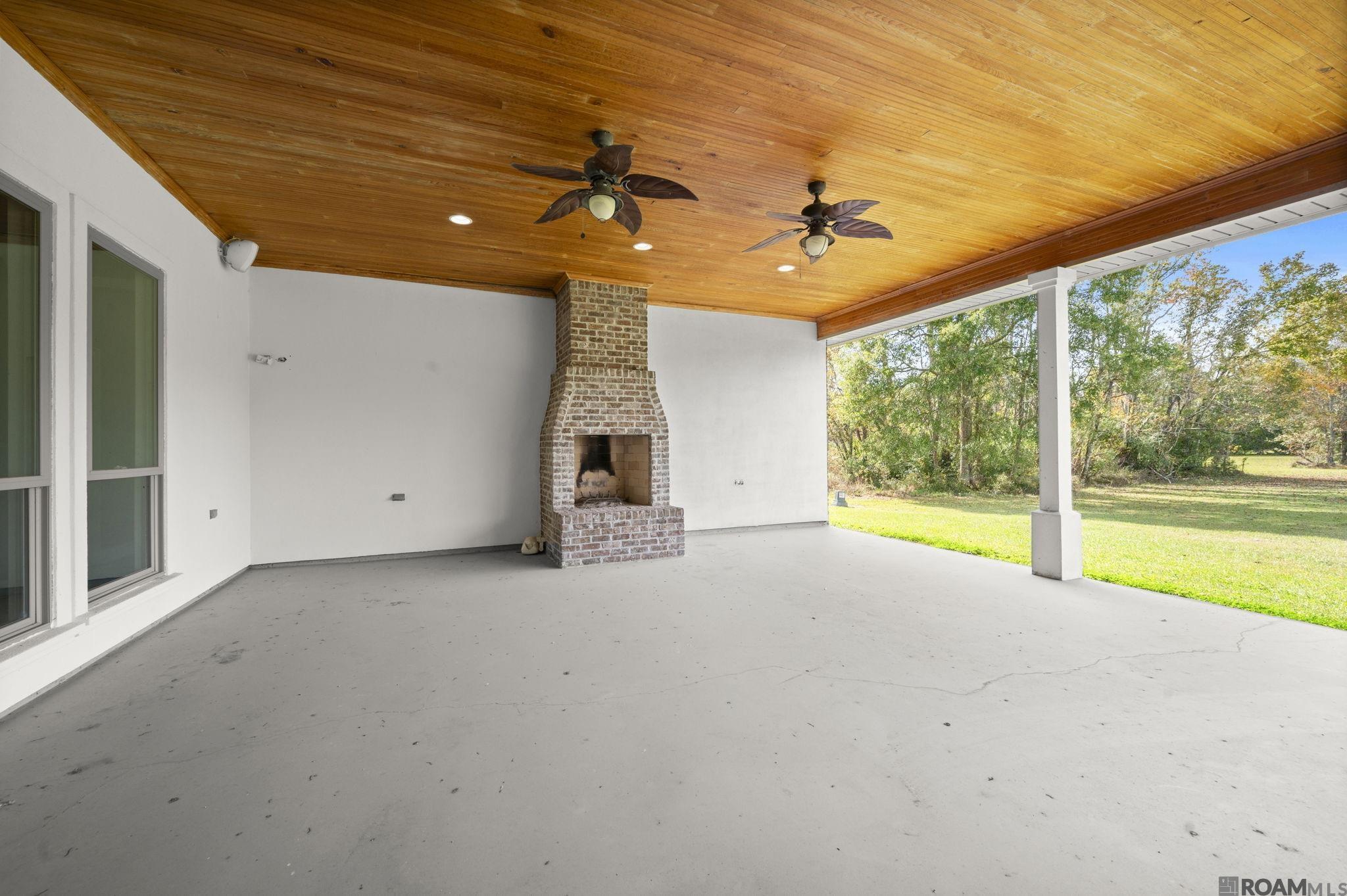 22553 Green Acres Blvd, Denham Springs, LA, 70726