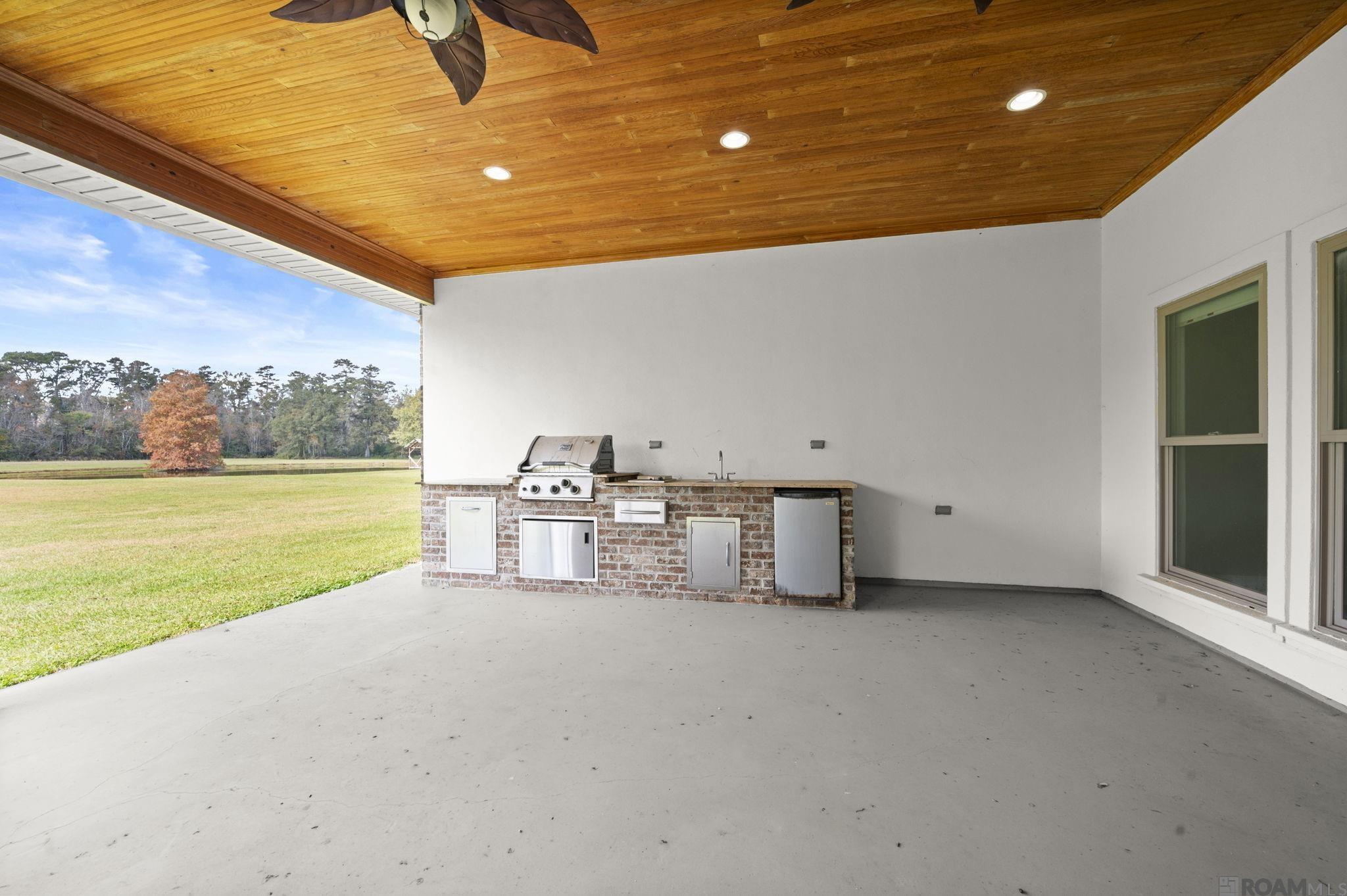 22553 Green Acres Blvd, Denham Springs, LA, 70726