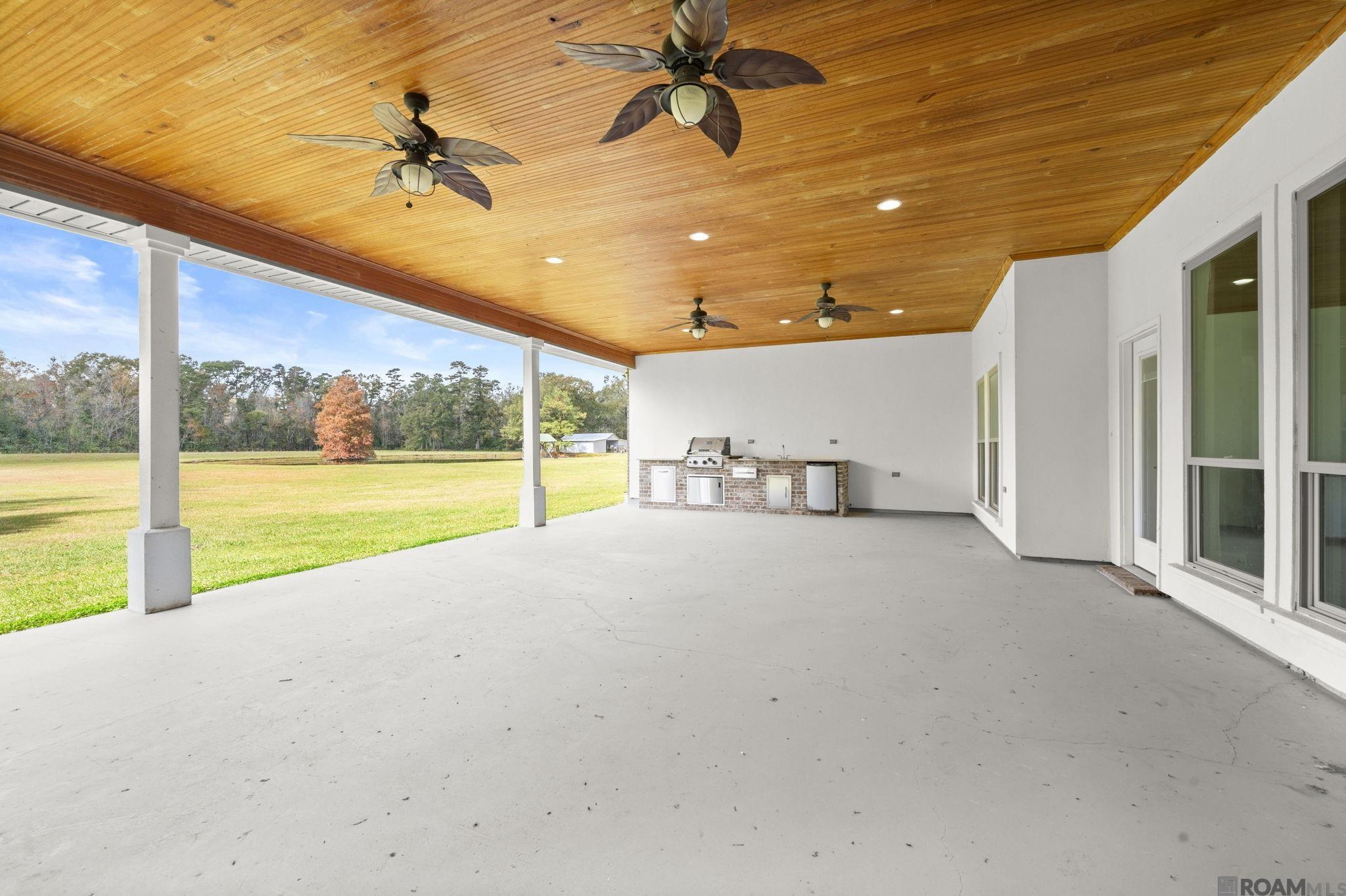 22553 Green Acres Blvd, Denham Springs, LA, 70726