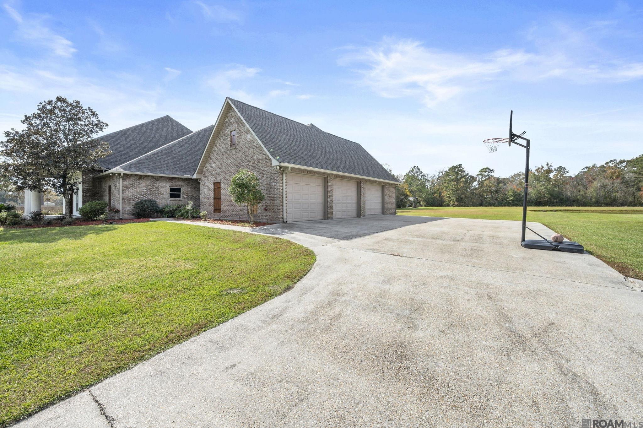22553 Green Acres Blvd, Denham Springs, LA, 70726
