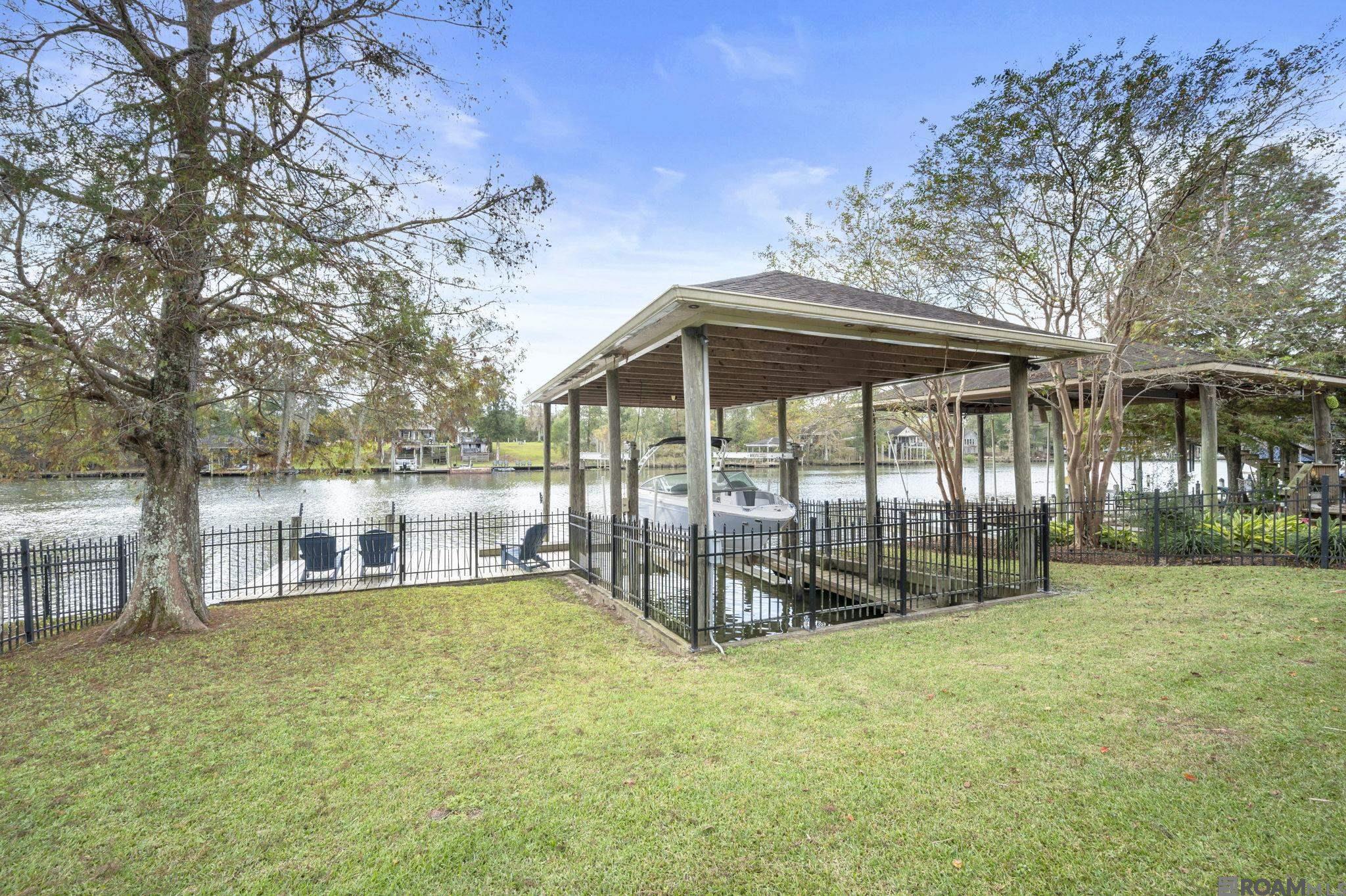 6255 Rougon Rd, Port Allen, LA, 70767