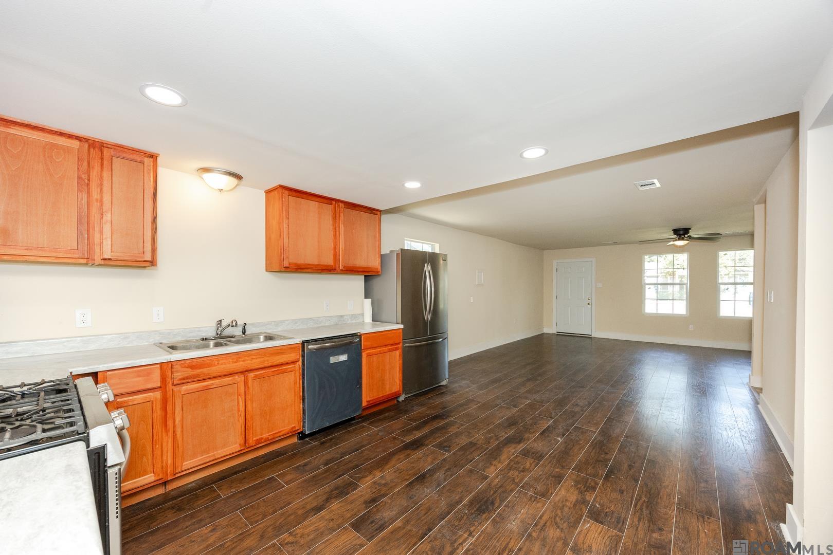 811 Avenue D, Port Allen, LA, 70767