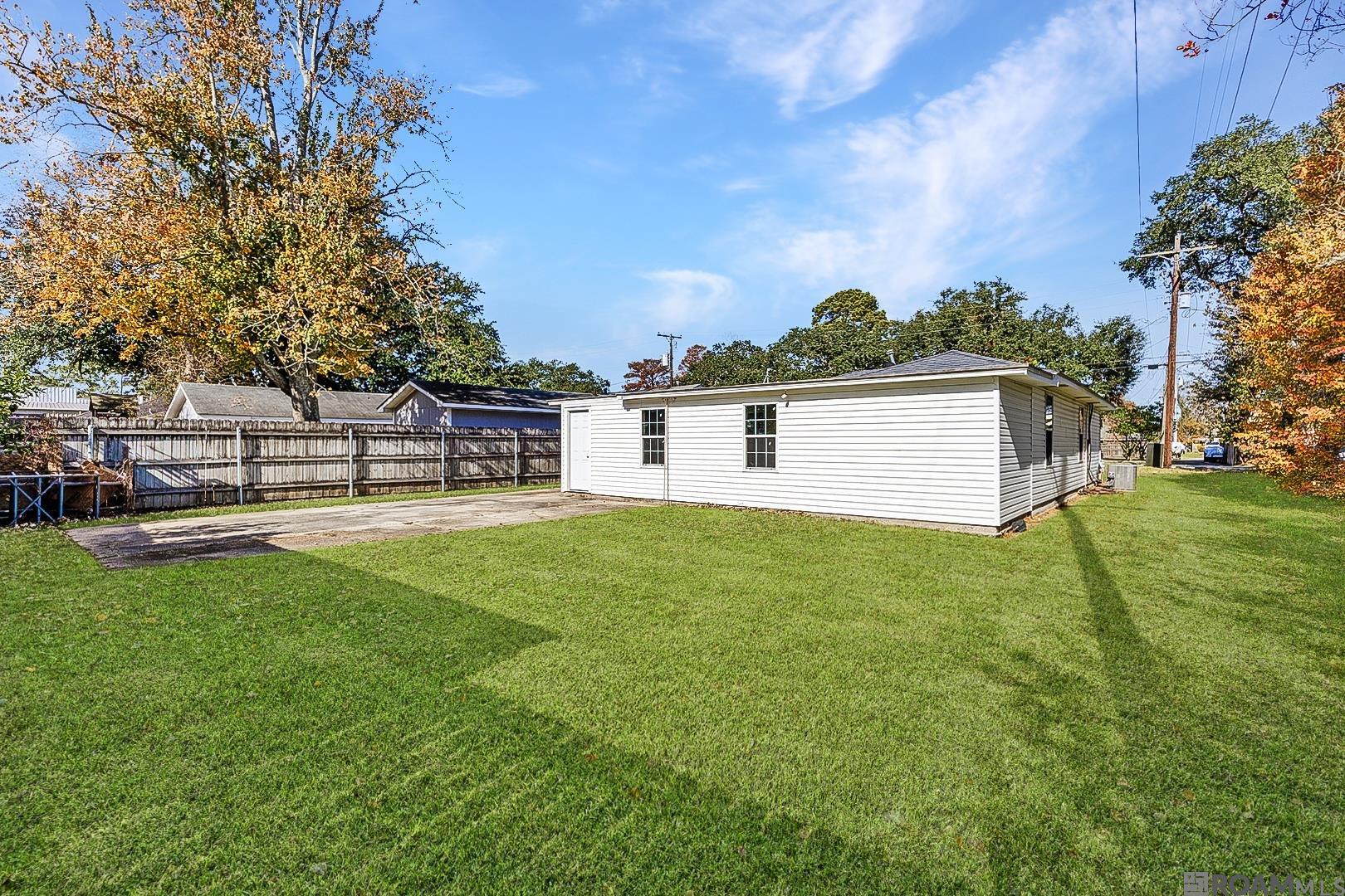 811 Avenue D, Port Allen, LA, 70767