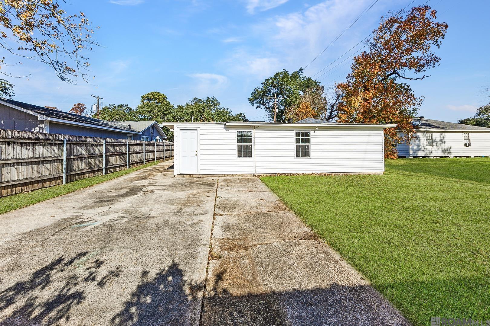 811 Avenue D, Port Allen, LA, 70767
