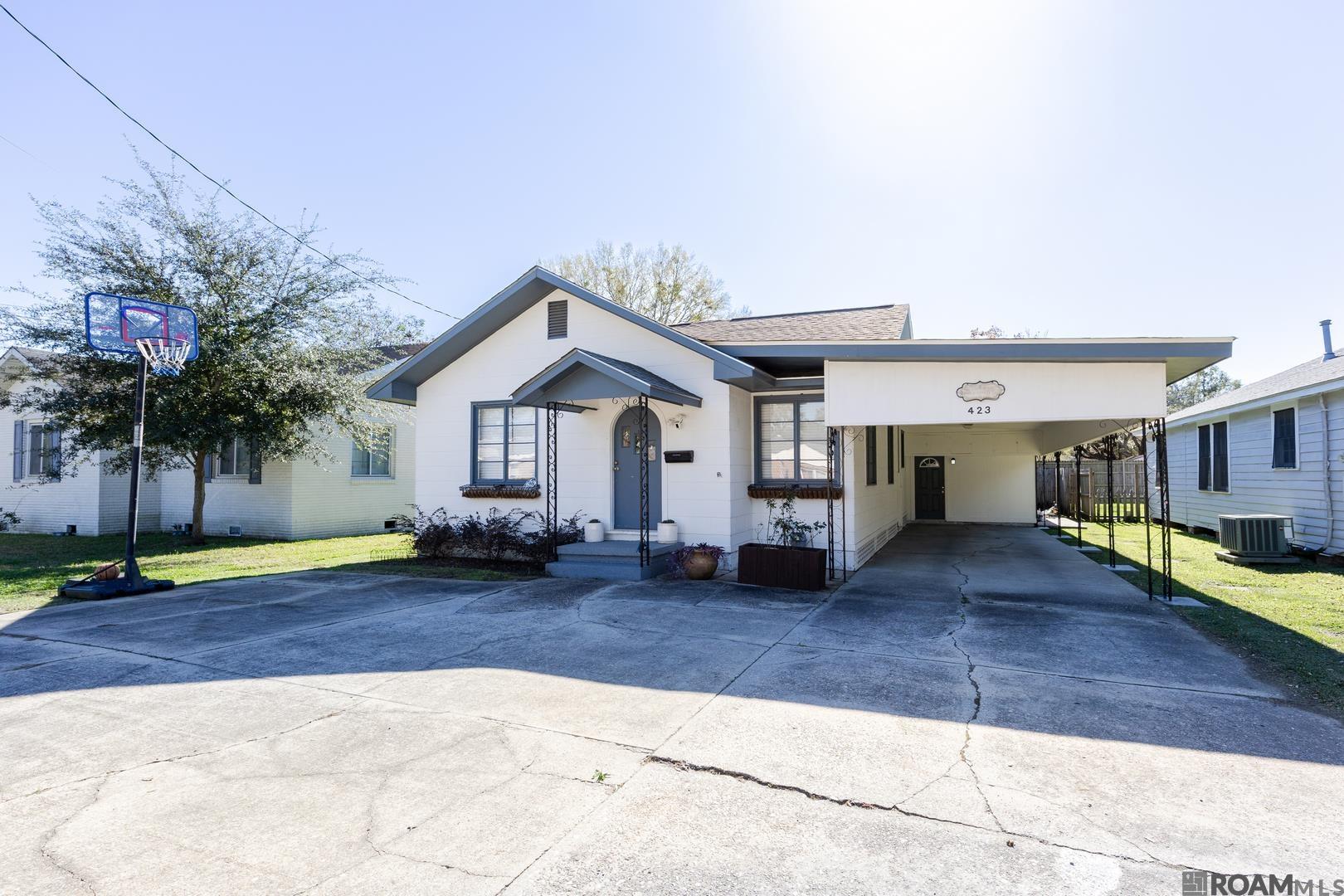 423 Avenue E, Port Allen, LA, 70767
