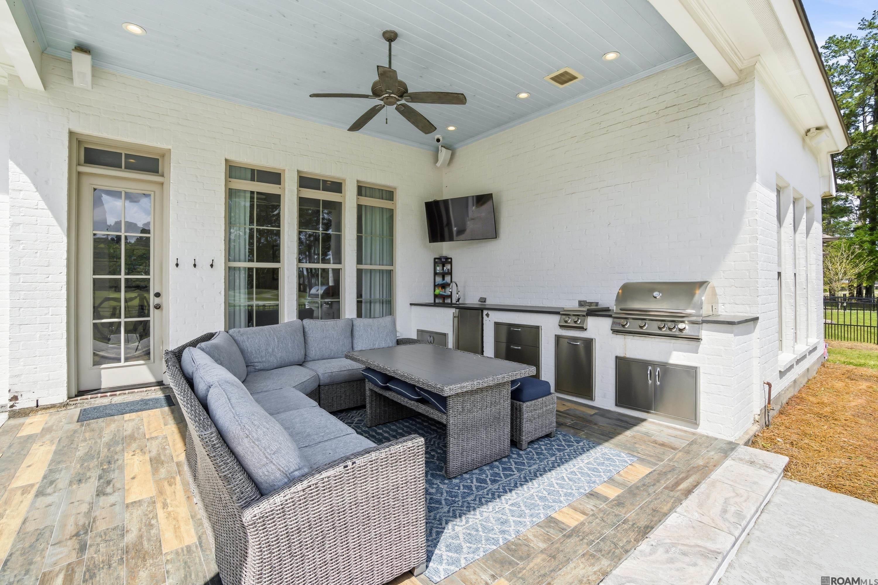 9421 St Andrews Ct, Denham Springs, LA, 70726