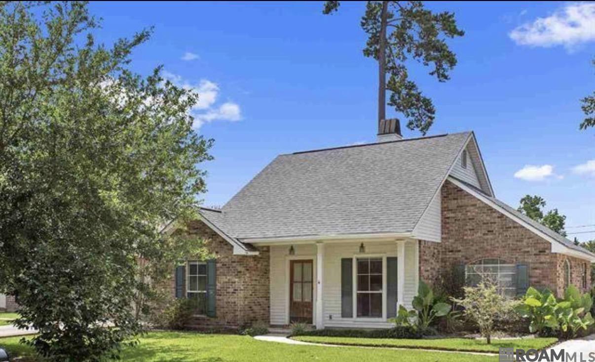 555 Harvest Ln, Port Allen, LA, 70767