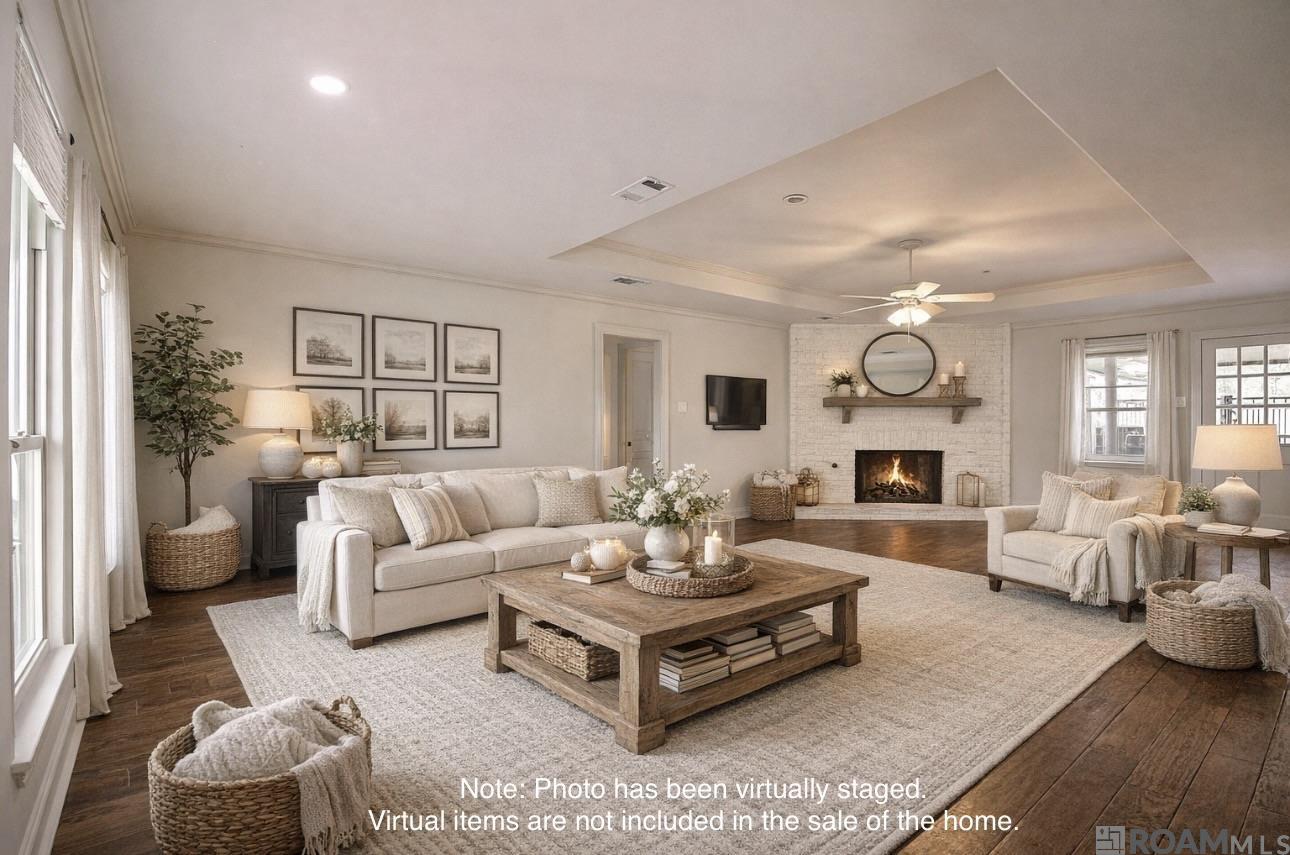 819 Ave F, Port Allen, LA, 70767