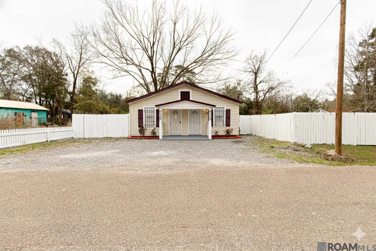 555 Harvest Ln, Port Allen, LA, 70767