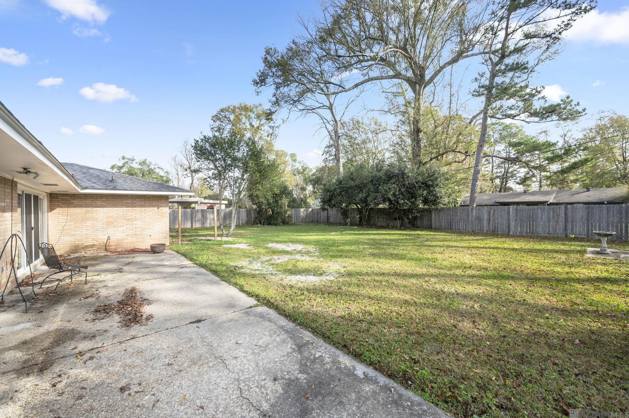 555 Woodhaven St, Baton Rouge, LA, 70815