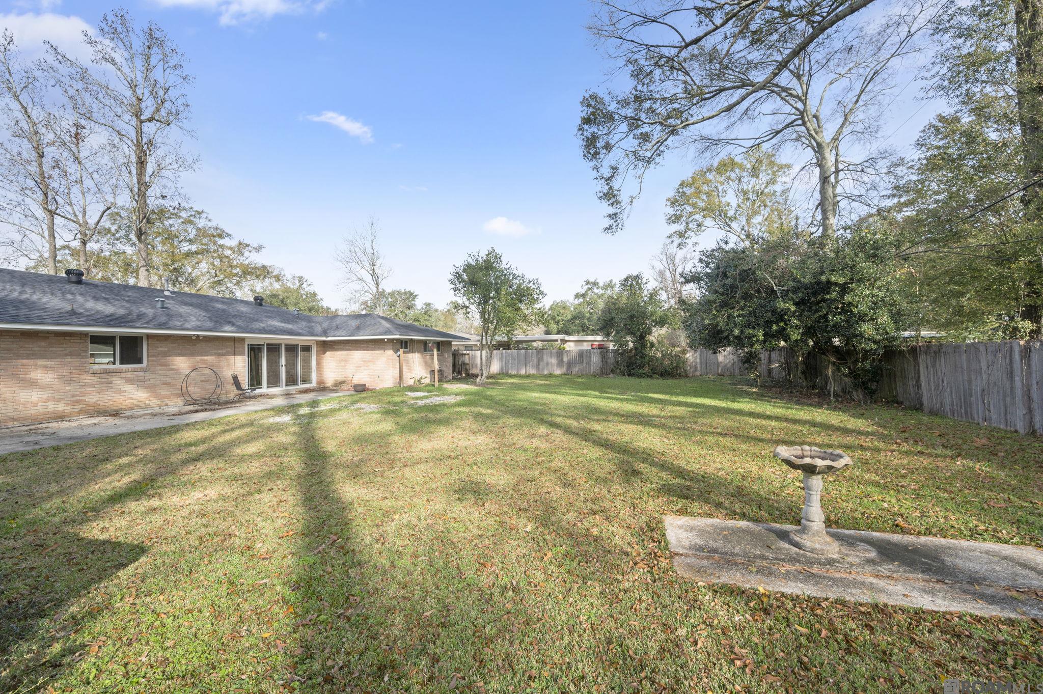 555 Woodhaven St, Baton Rouge, LA, 70815