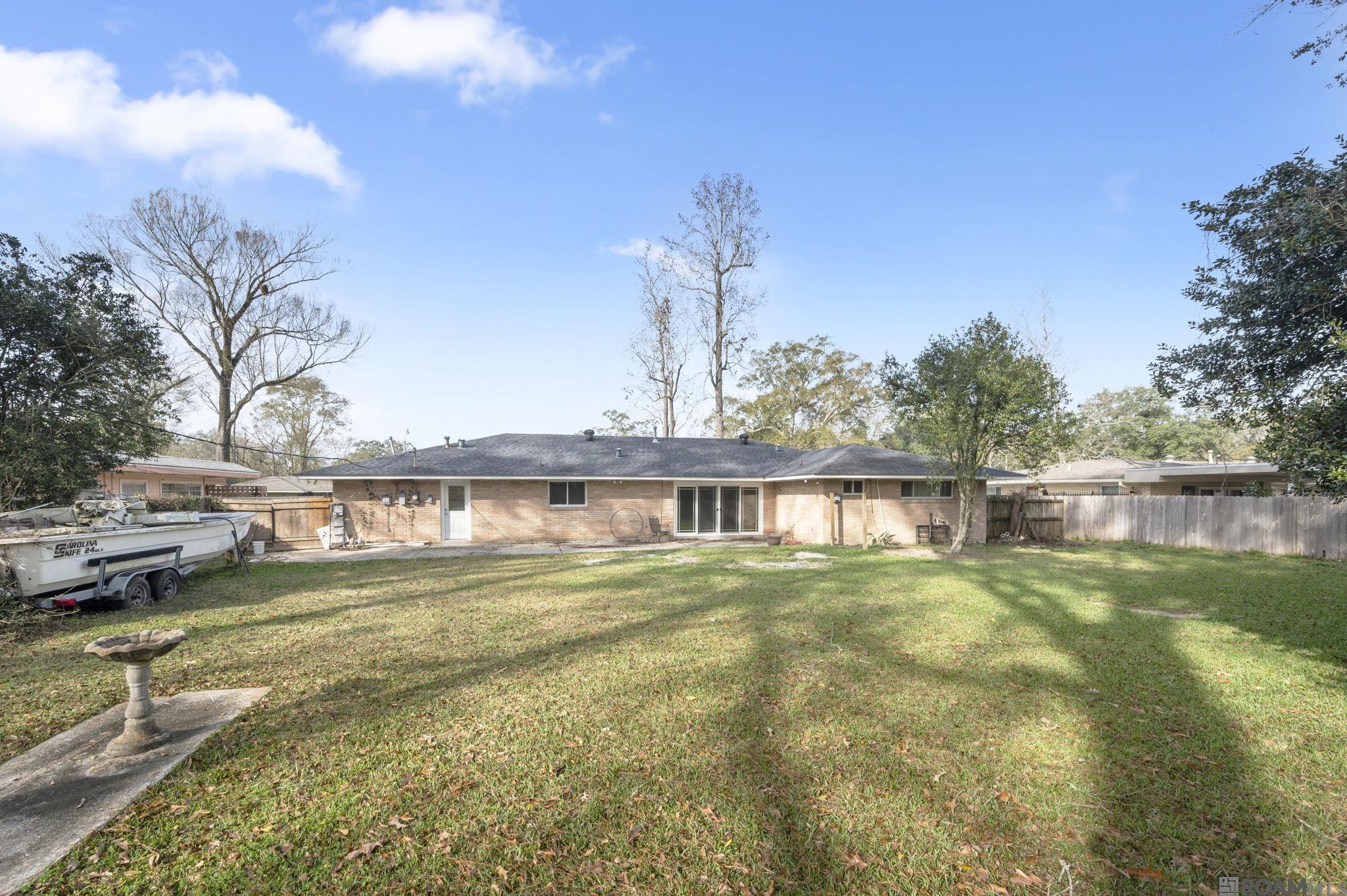 555 Woodhaven St, Baton Rouge, LA, 70815