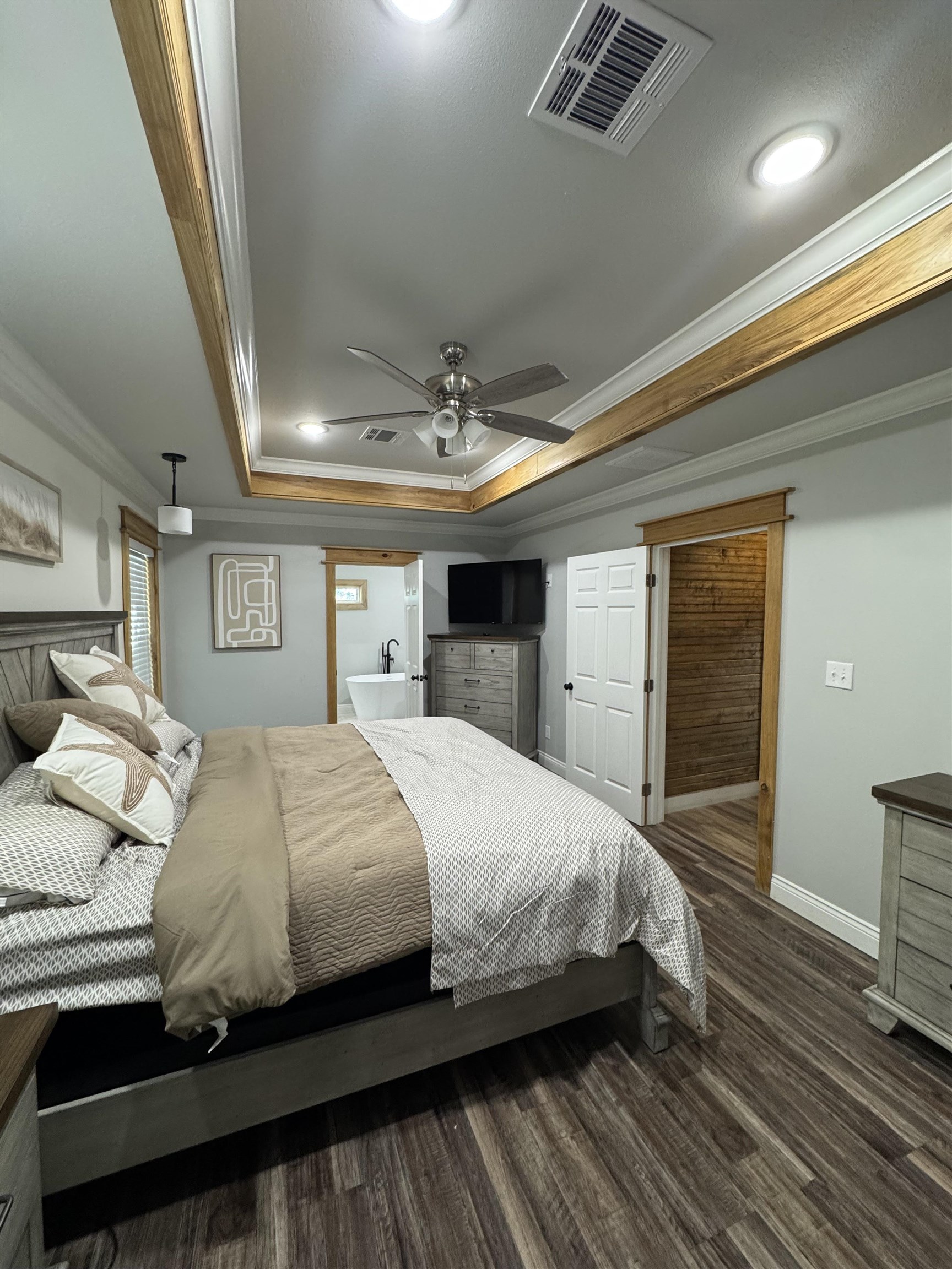 165 Grape Ln, Grand Isle, LA, 70358