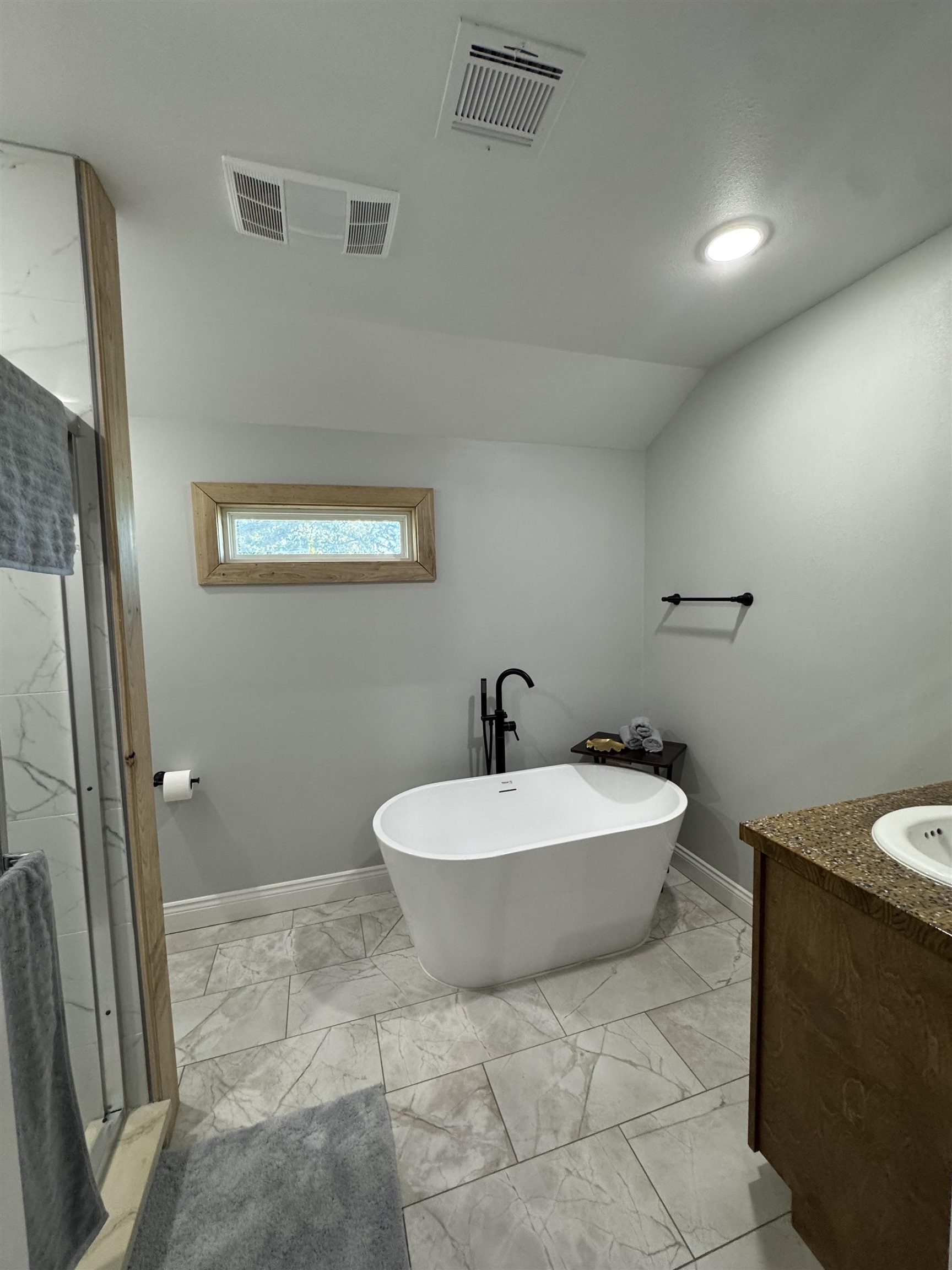 165 Grape Ln, Grand Isle, LA, 70358