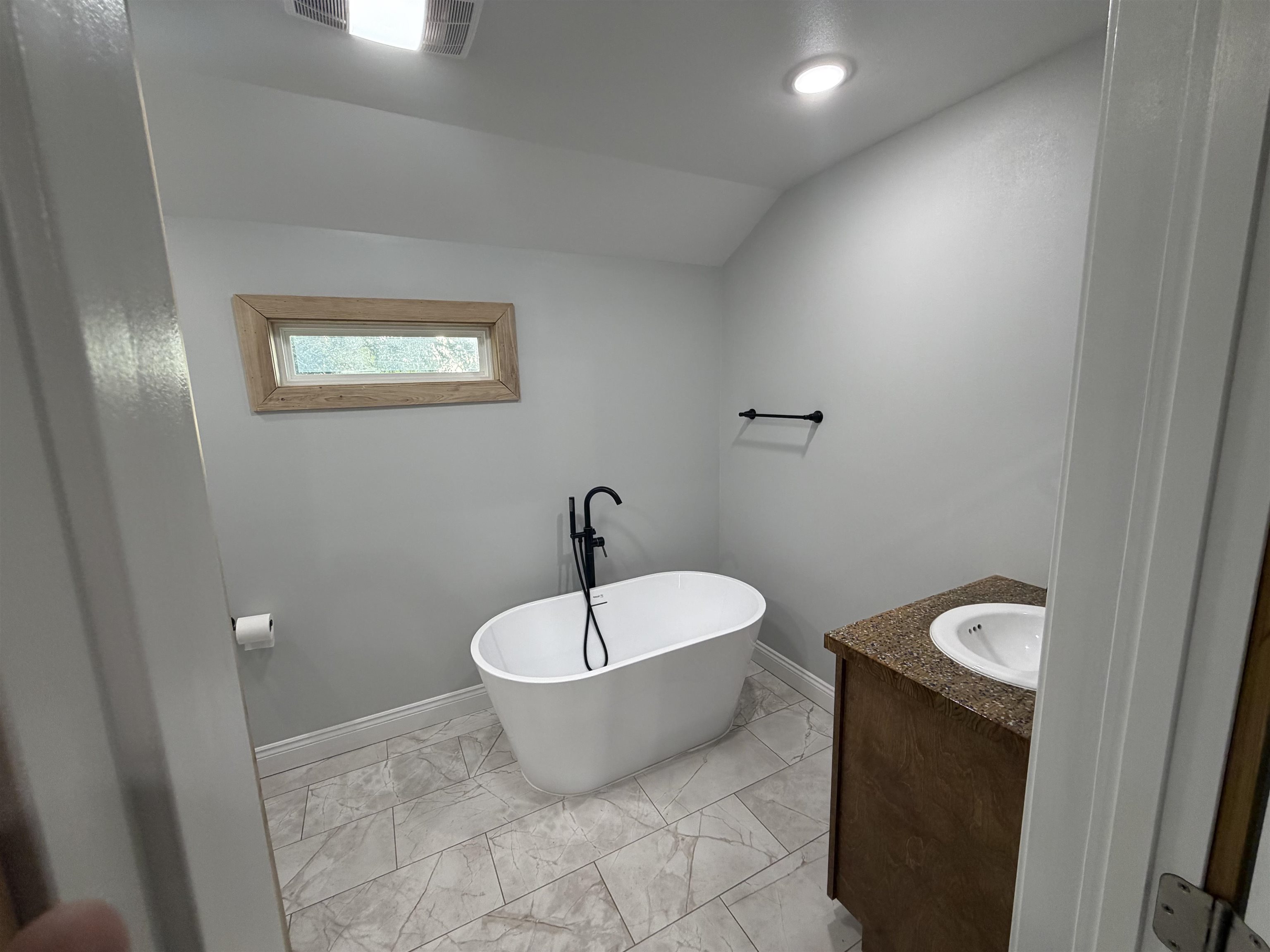 165 Grape Ln, Grand Isle, LA, 70358