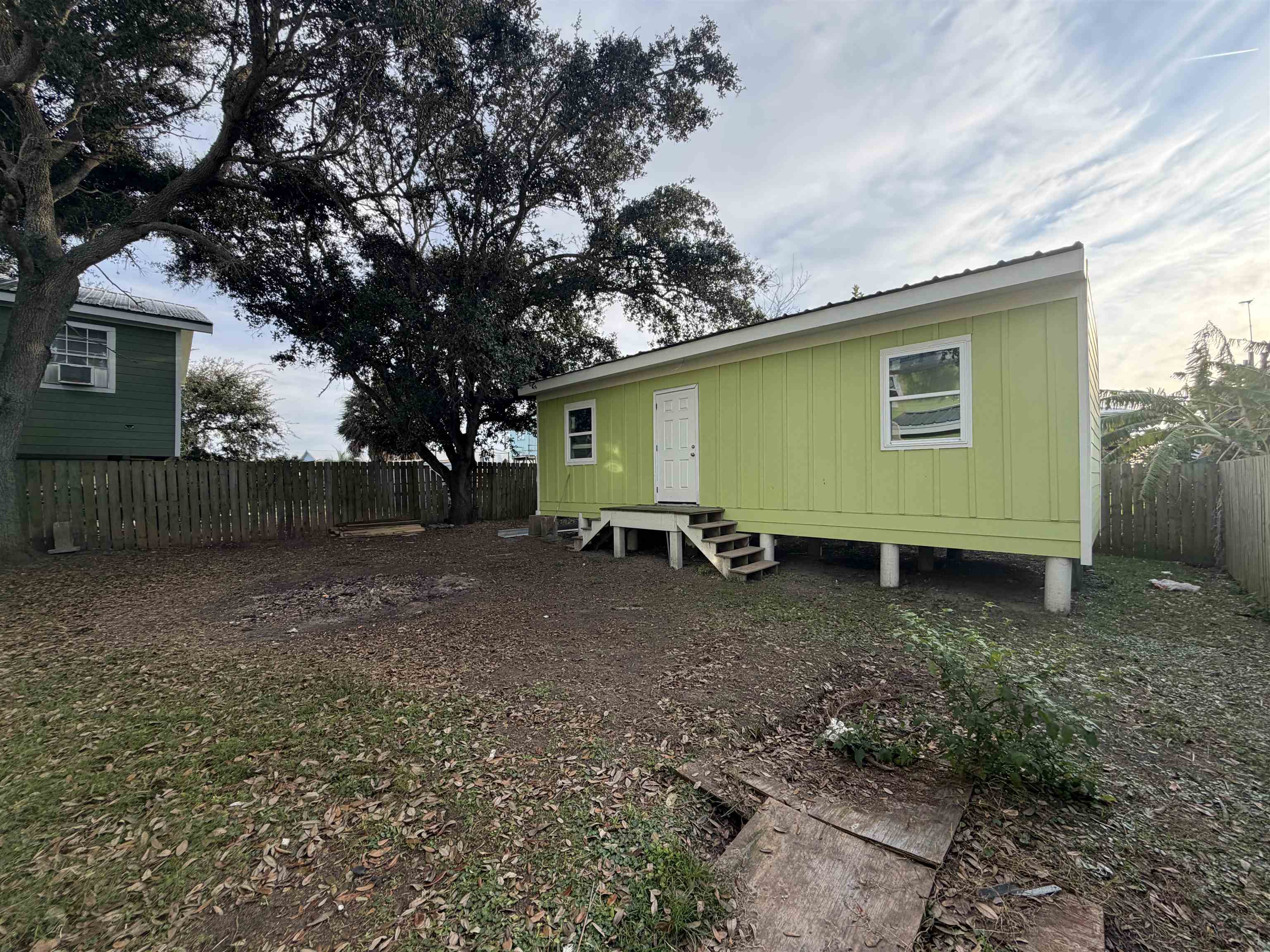 165 Grape Ln, Grand Isle, LA, 70358