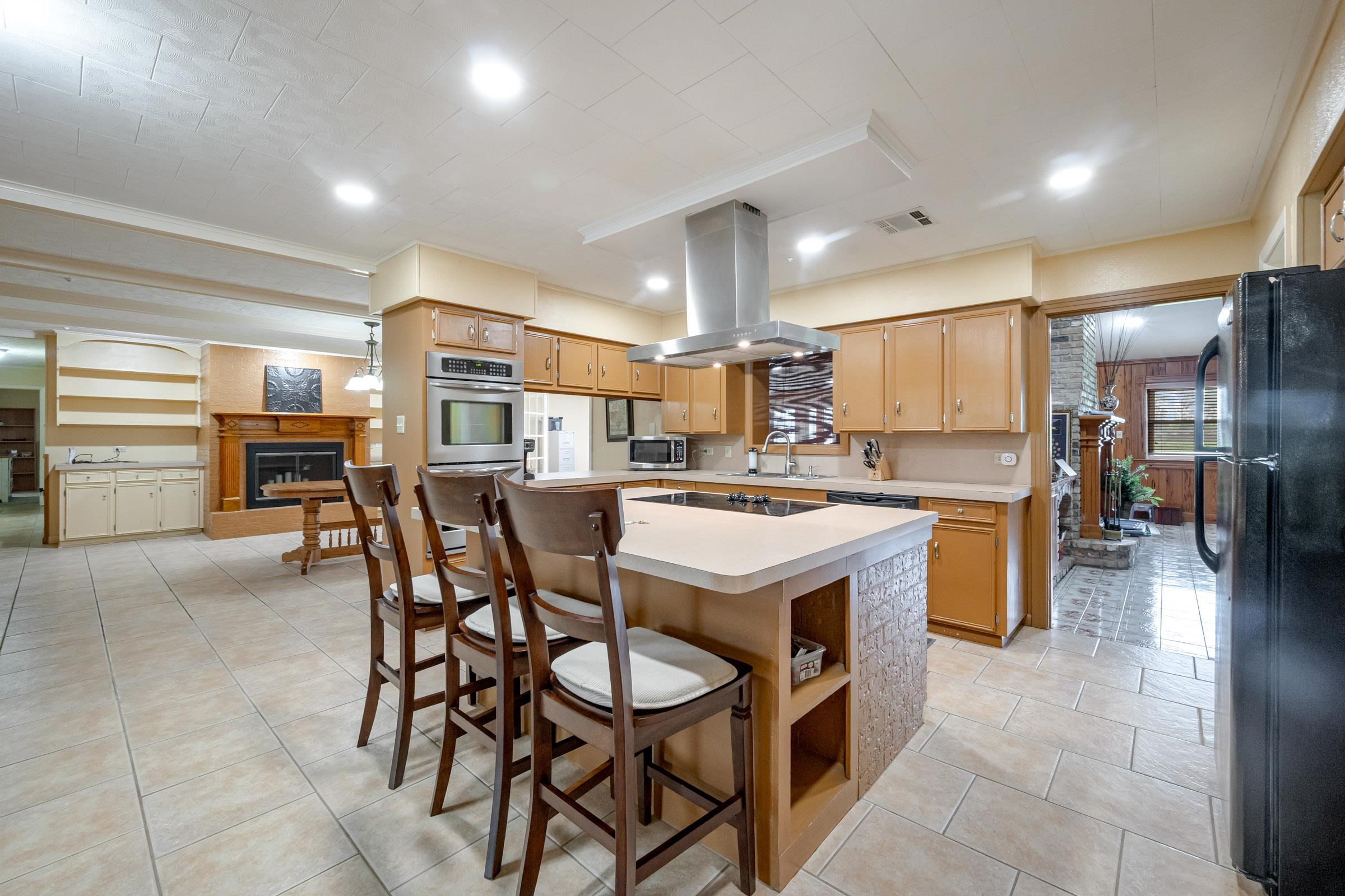 209 Country Estates Drive, Houma, LA, 70364