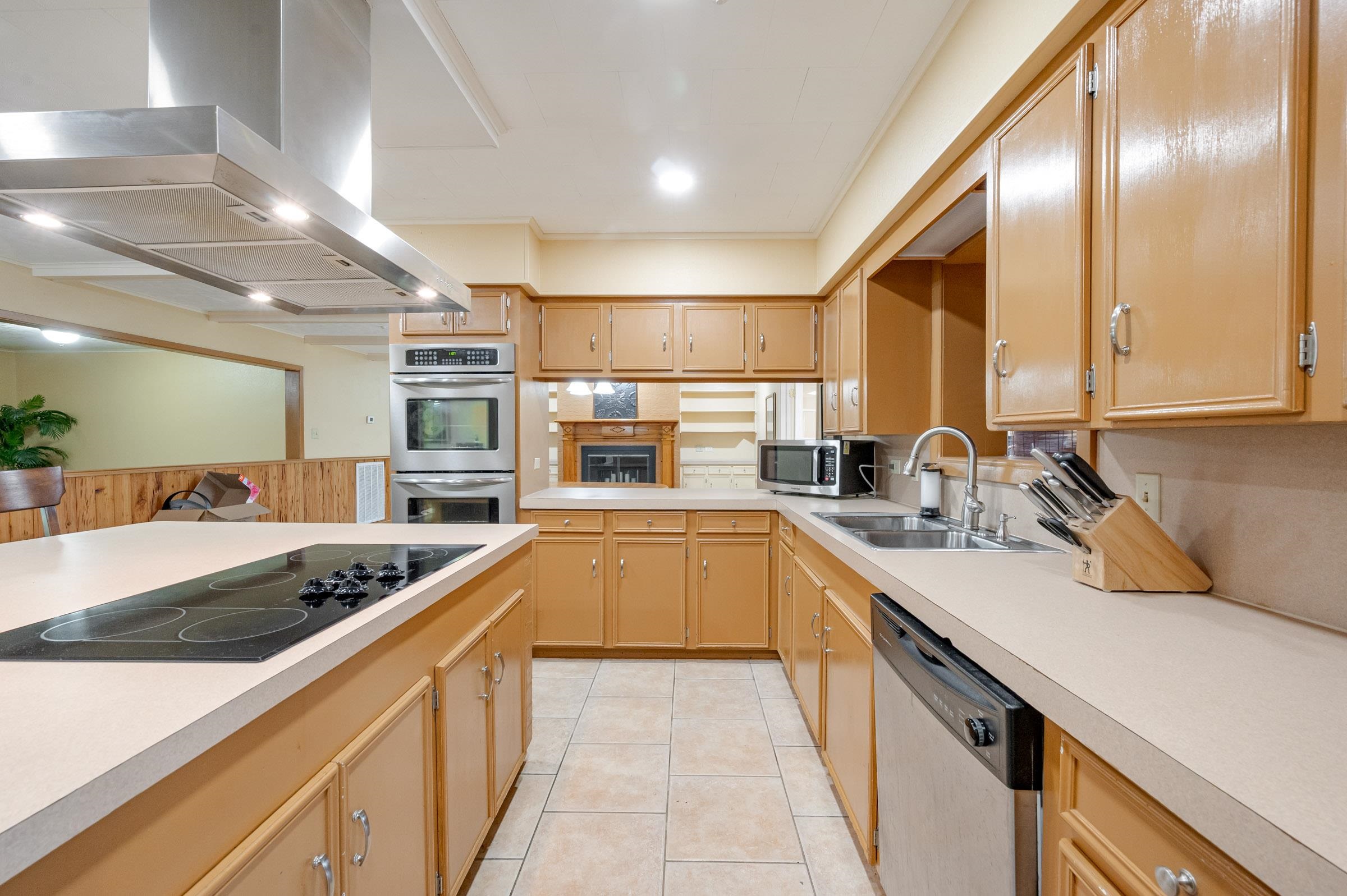 209 Country Estates Drive, Houma, LA, 70364